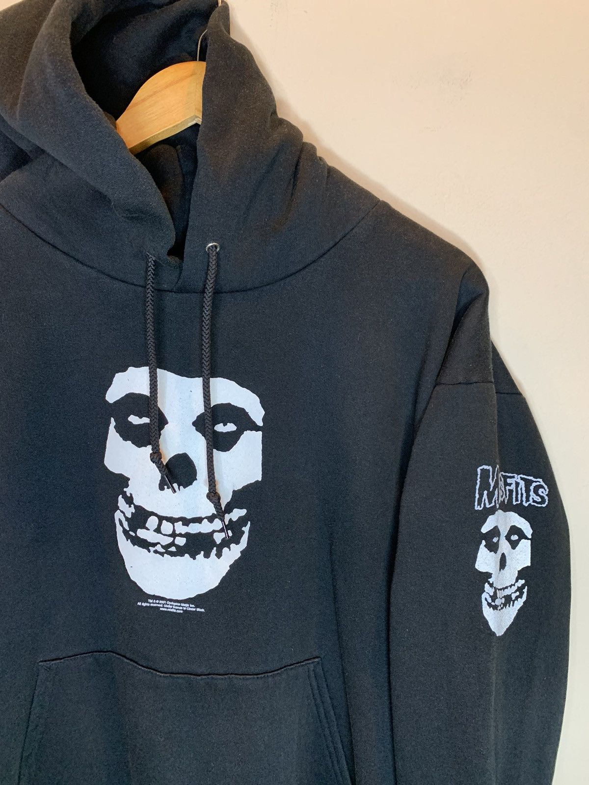 Misfits RARE Vintage 2001 Misfits Skull Cinderblock Punk Band Hoodie Size US XL / EU 56 / 4 - 3 Thumbnail