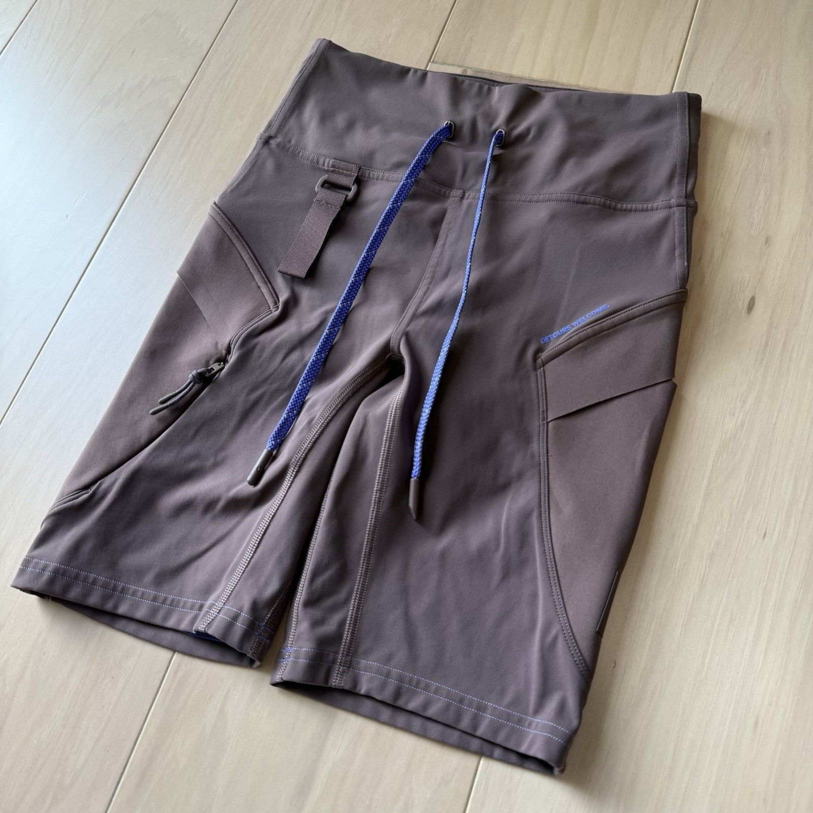 Lululemon Lululemon Cargo Supper High Rise Hiking Shorts 4 Mauve Size 22" - 6 Thumbnail