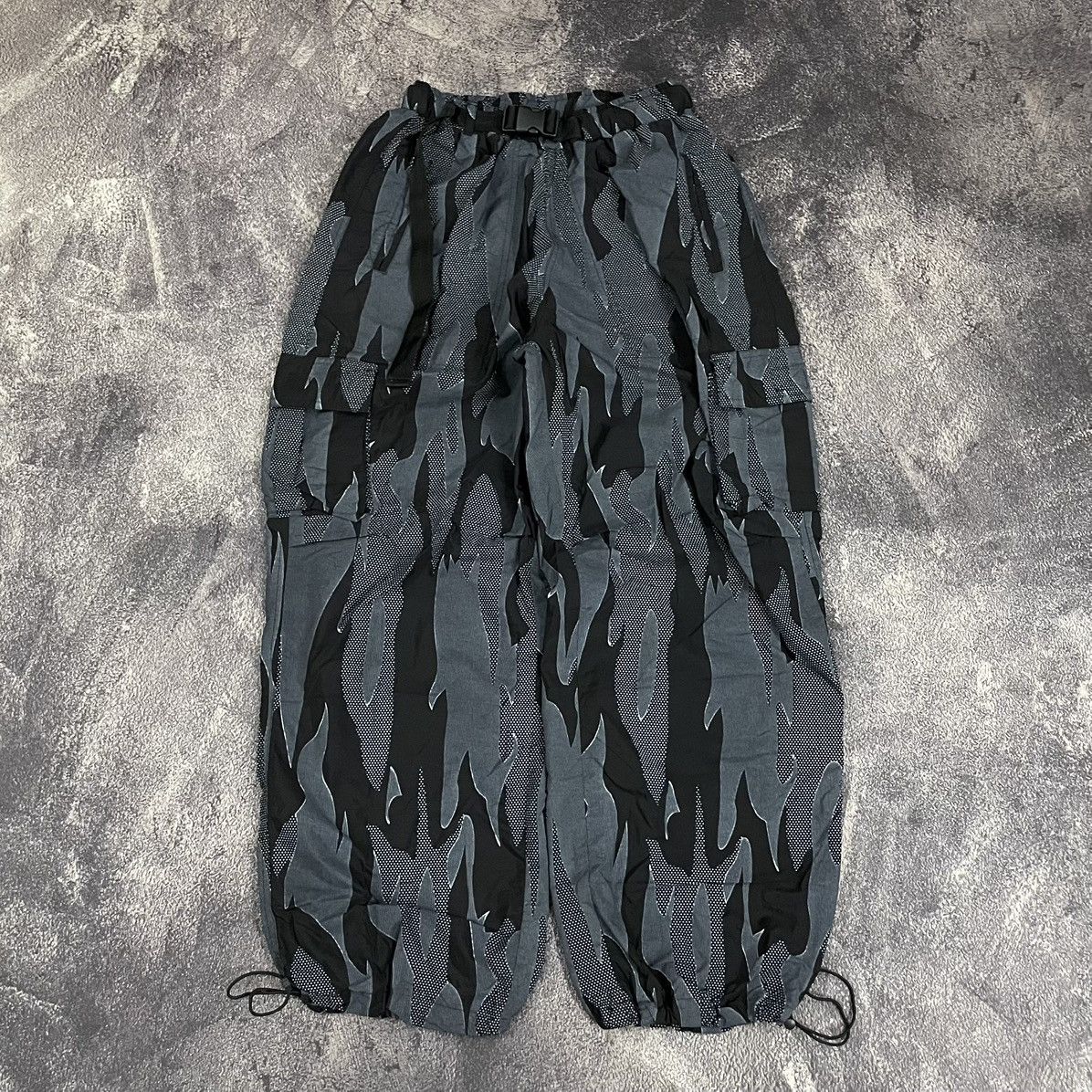 Japanese Brand × Vintage Unknown brand parachute pants Size US 31 - 1 Thumbnail