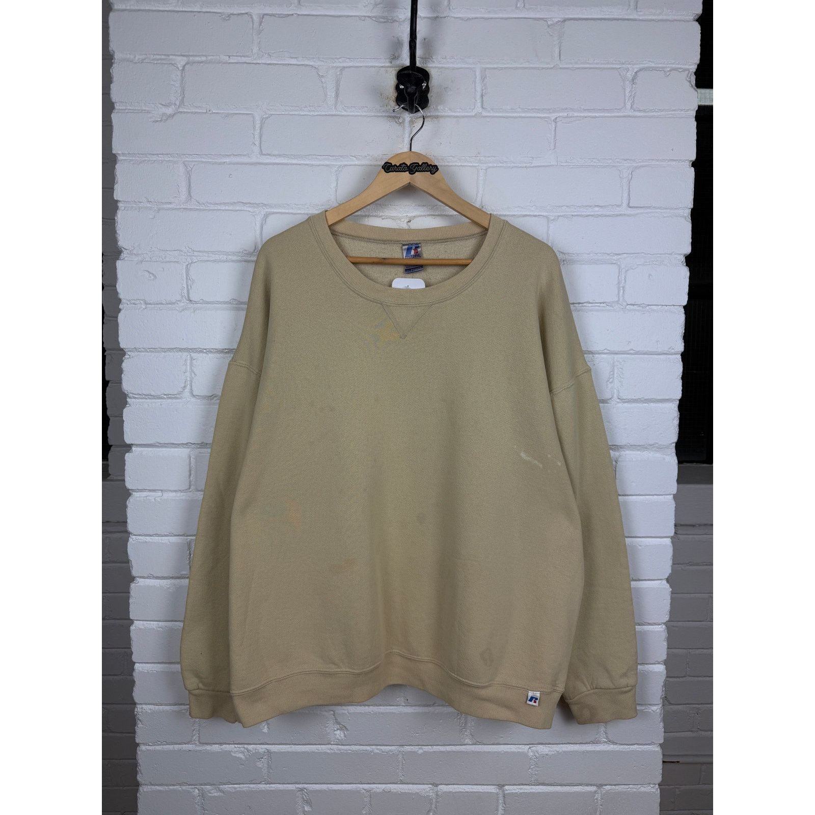 Vintage Russell Athletic Boxy Blank Crewneck Sweatshirt XXL Cream Size US XXL / EU 58 / 5 - 1 Thumbnail
