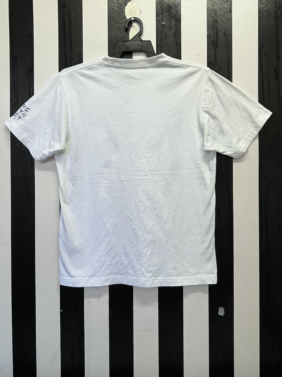 Japanese Brand × Kaws Limited Kaws Tokyo First x Uniqlo Streetwear T-Shirt Size US M / EU 48-50 / 2 - 5 Thumbnail