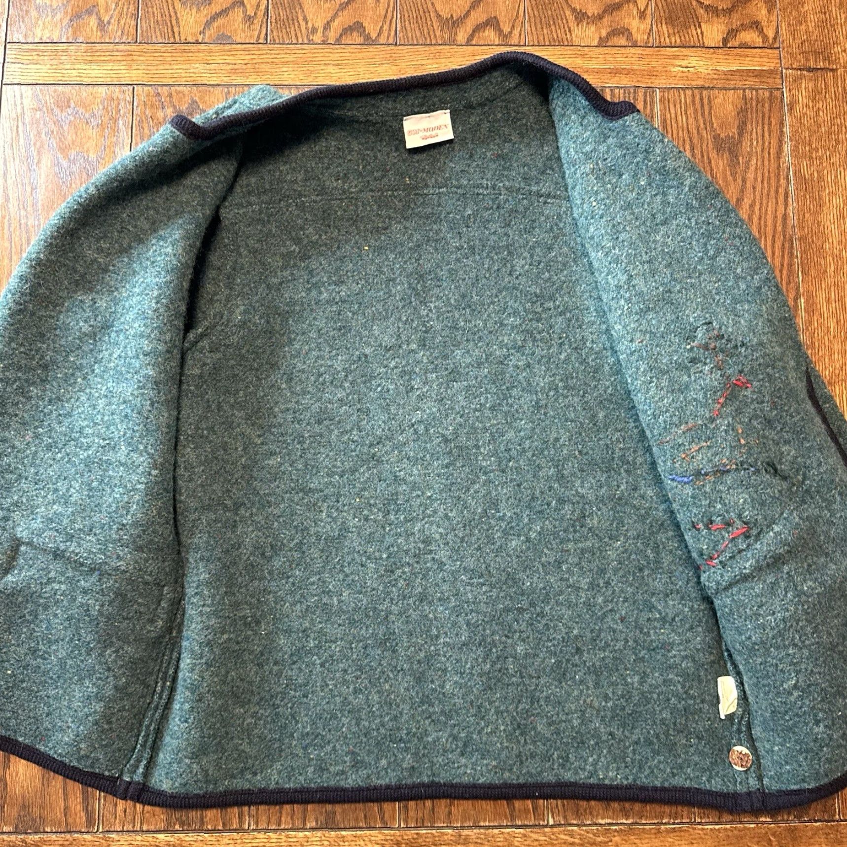 Vintage VINTAGE Tirol Wool Jacket Womens Size 40 Green Embroidered Pockets Tyrol Jacket Lady Green Pockets 28.5x23.5 Contemporary Retro Art Peasant Size L / US 10 / IT 46 - 5 Thumbnail