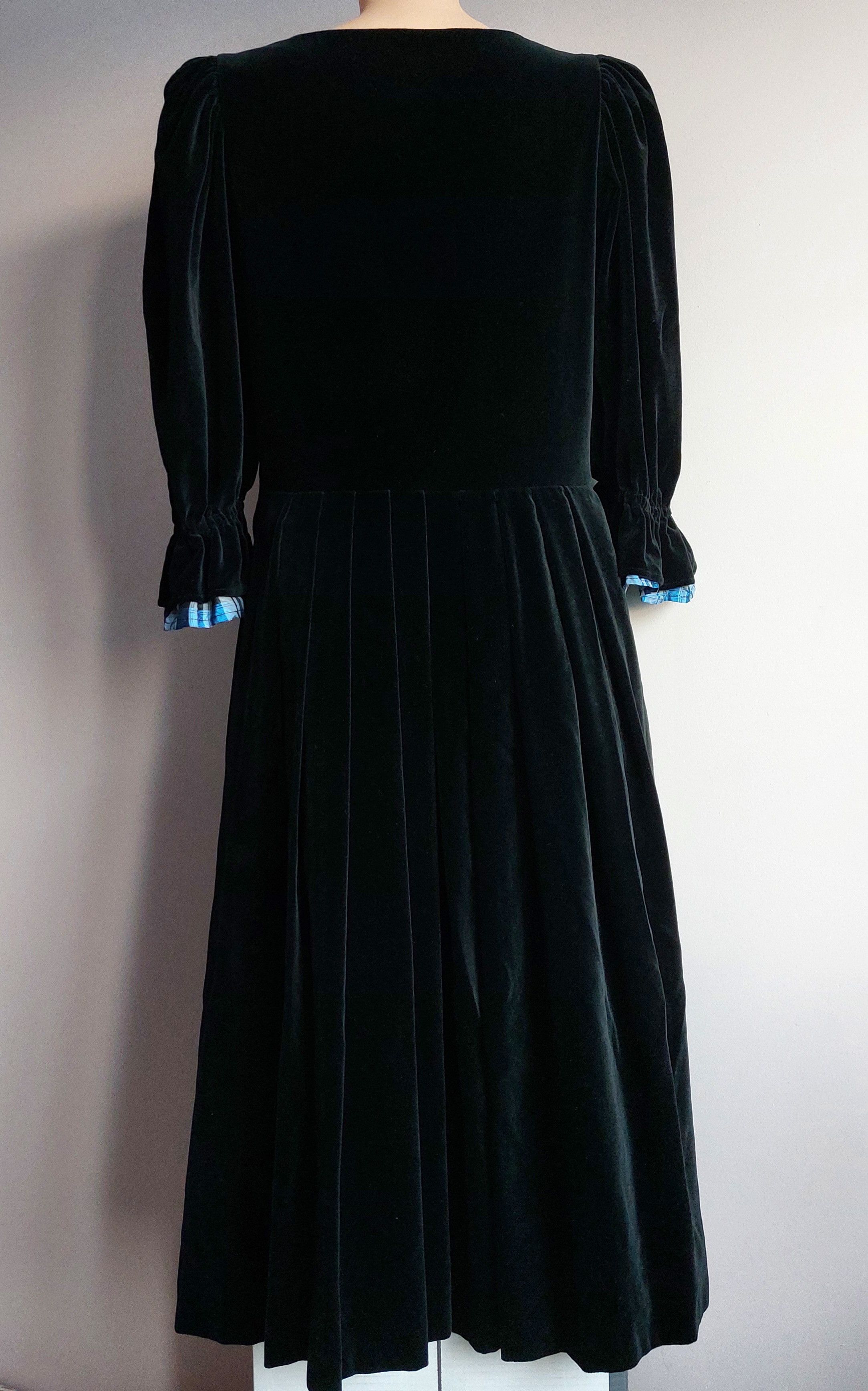 Vintage Peter Hahn CountryLine velvet dress with silk embellishment Size XL / US 12-14 / IT 48-50 - 5 Thumbnail