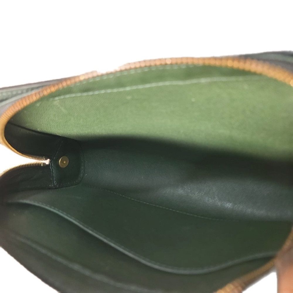 Louis Vuitton Louis Vuitton Taiga Baikal Epicea Leather Clutch Bag Size ONE SIZE - 2 Thumbnail