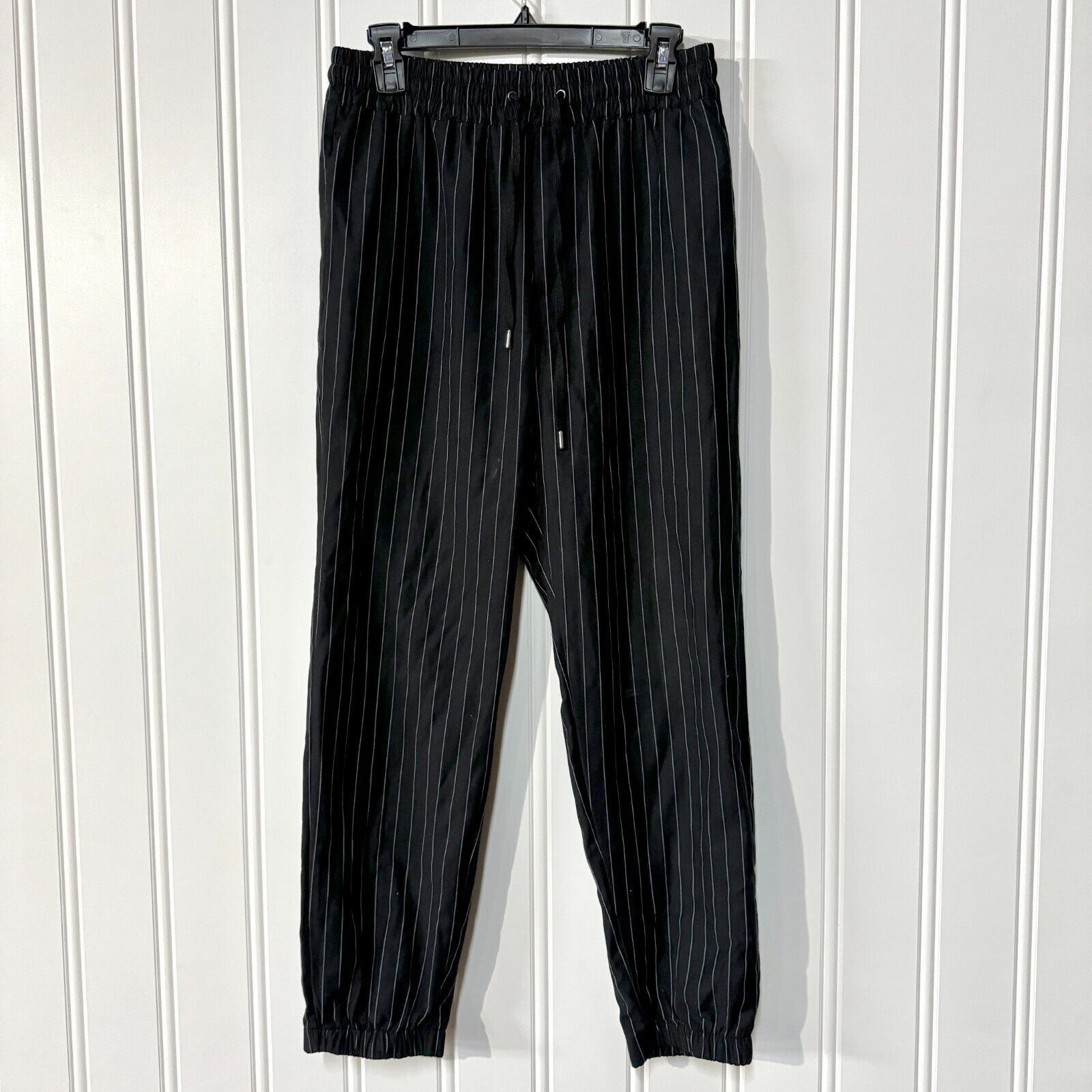 Urban Outfitters Urban Outfitters Pants M Elastic Waist High Ankle Crop Black Size 28" / US 6 / IT 42 - 1 Thumbnail