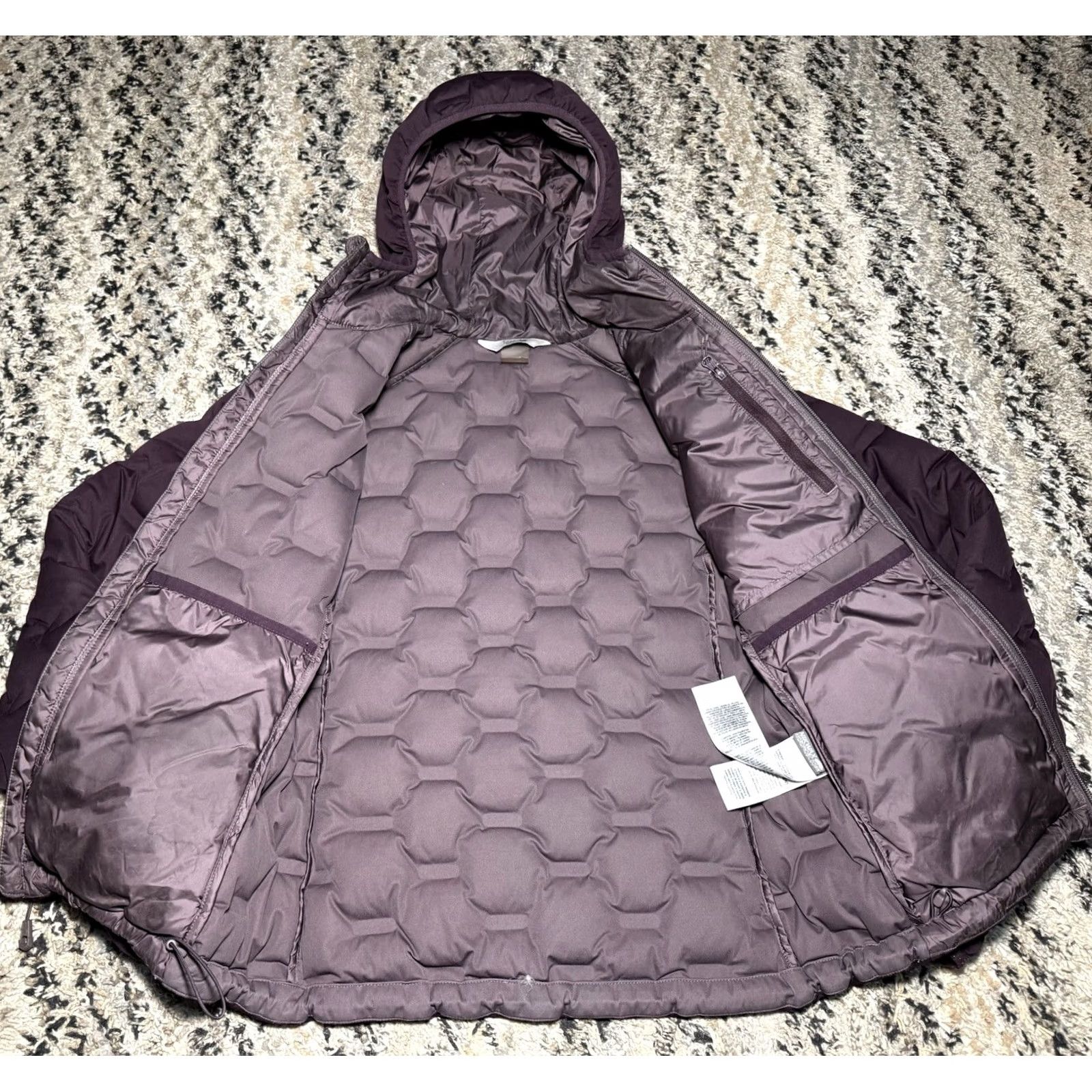 Mountain Hardwear VINTAGE Mountain Hardwear stretch down jacket Womens XS Deep Purple Plum Hooded Puffer Size XS / US 0-2 / IT 36-38 - 5 Thumbnail