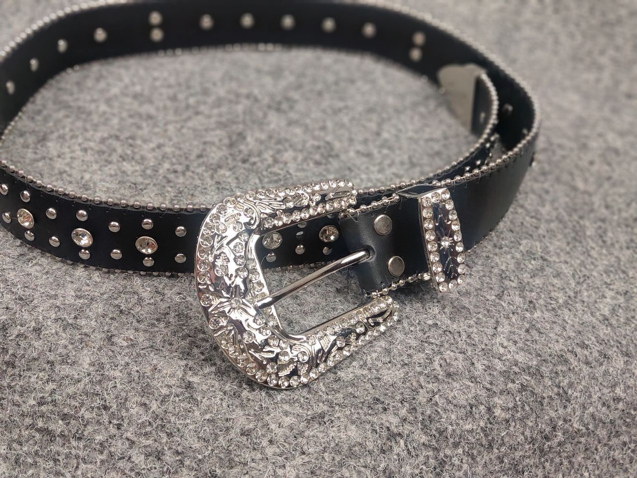 Le Grande Bleu (L.G.B.) Vintage with cross BB. Simon Style Belt Black Leather Y2K Size ONE SIZE - 4 Thumbnail