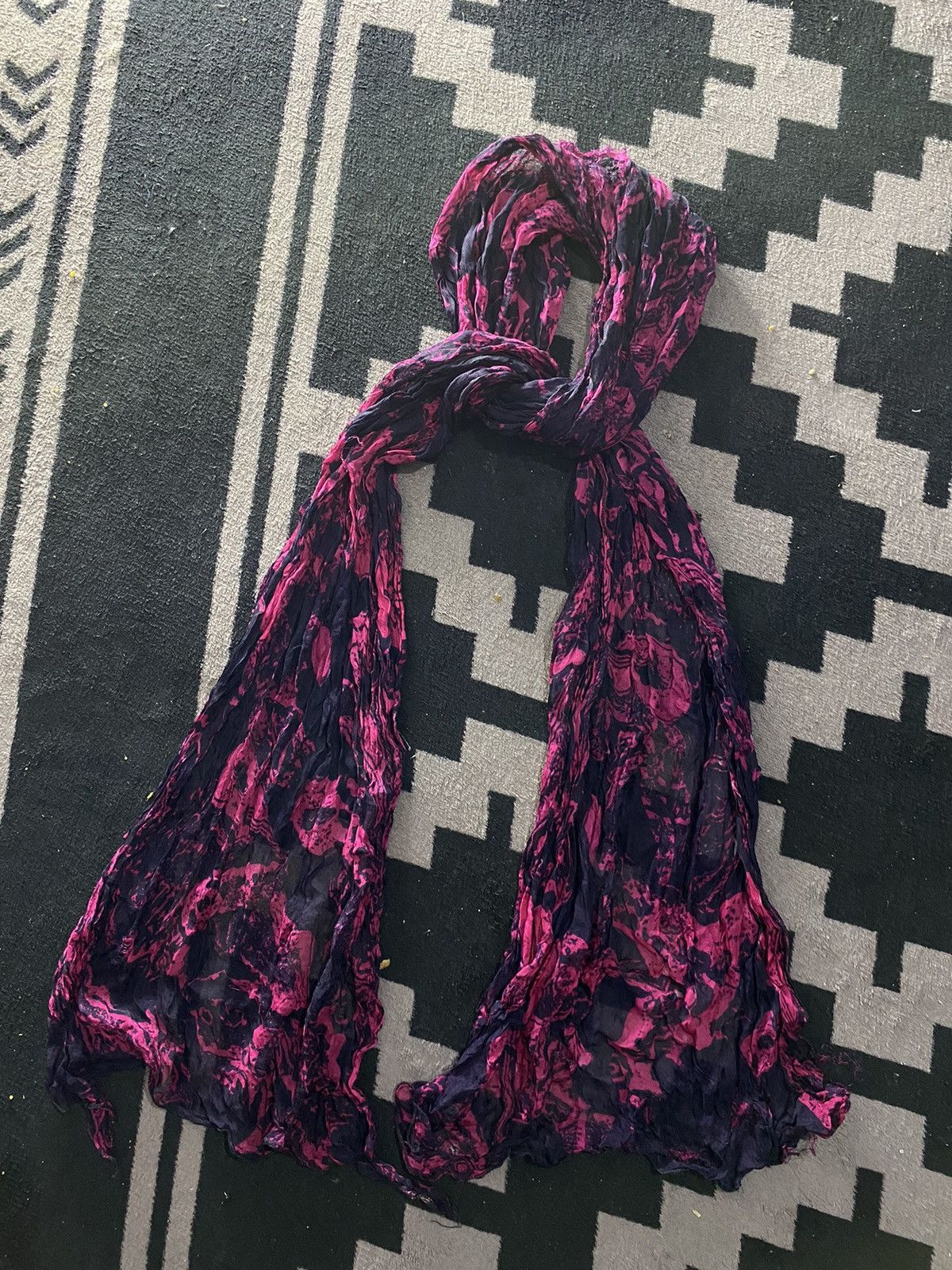 Vintage alexander mcqueen style unknwn guitar scarf