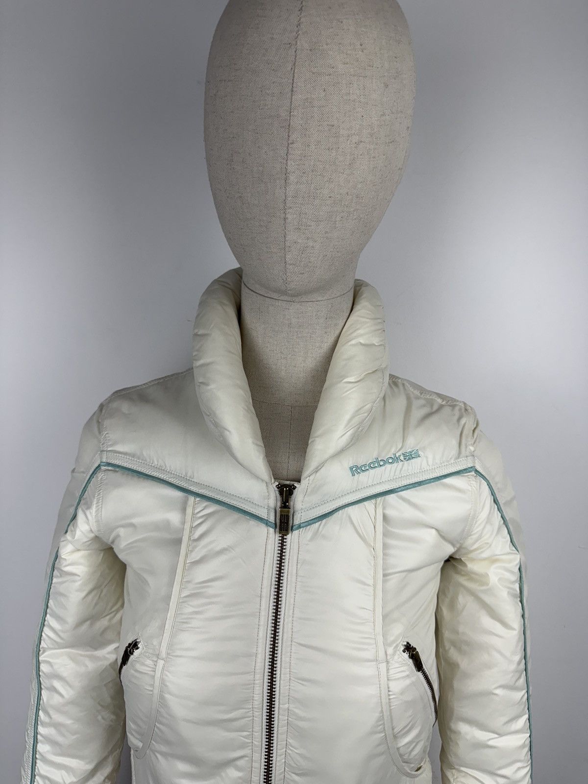 Reebok Vintage Reebok Avan Garde cropped puffer Jacket Y2K Women’s Size XS / US 0-2 / IT 36-38 - 2 Thumbnail
