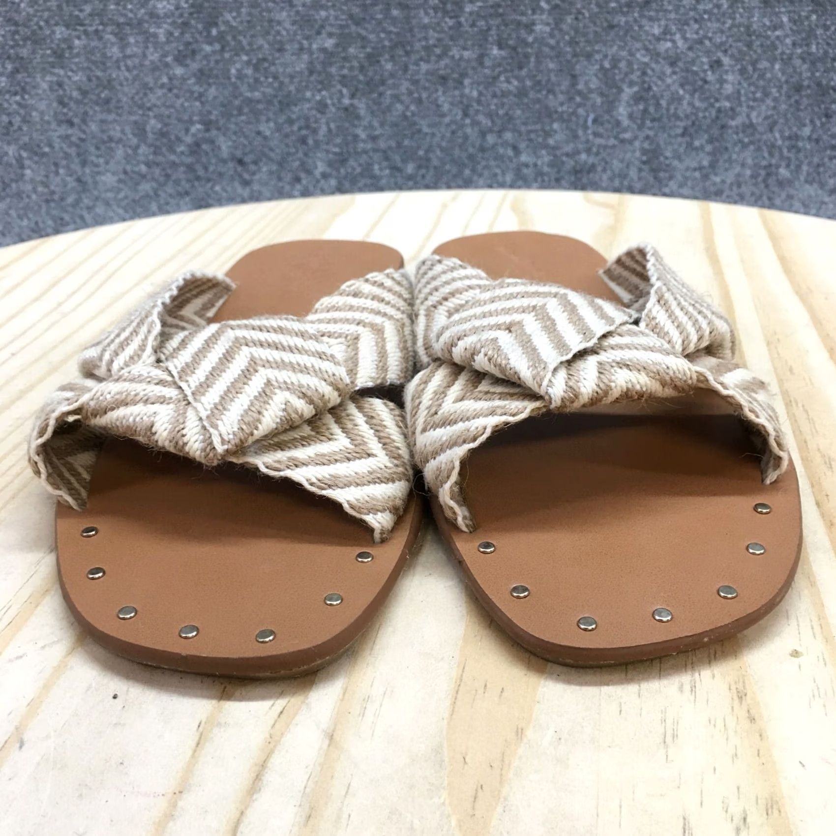 Vintage Universal Thread Sandals Womens 7 Louise Chevron Print Knotted Flats Brown Sandal Casual Slip On Flat Womens Brown Chevron Print Louise Sandal Size US 7 / IT 37 - 5 Thumbnail