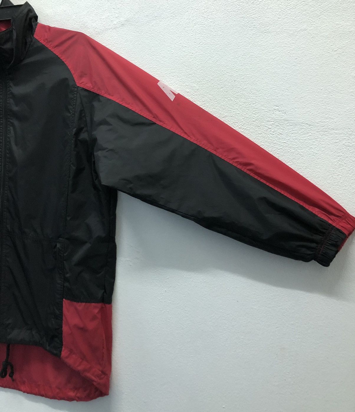 Nike Vintage Nike Windbreaker Jacket Size US M / EU 48-50 / 2 - 6 Thumbnail