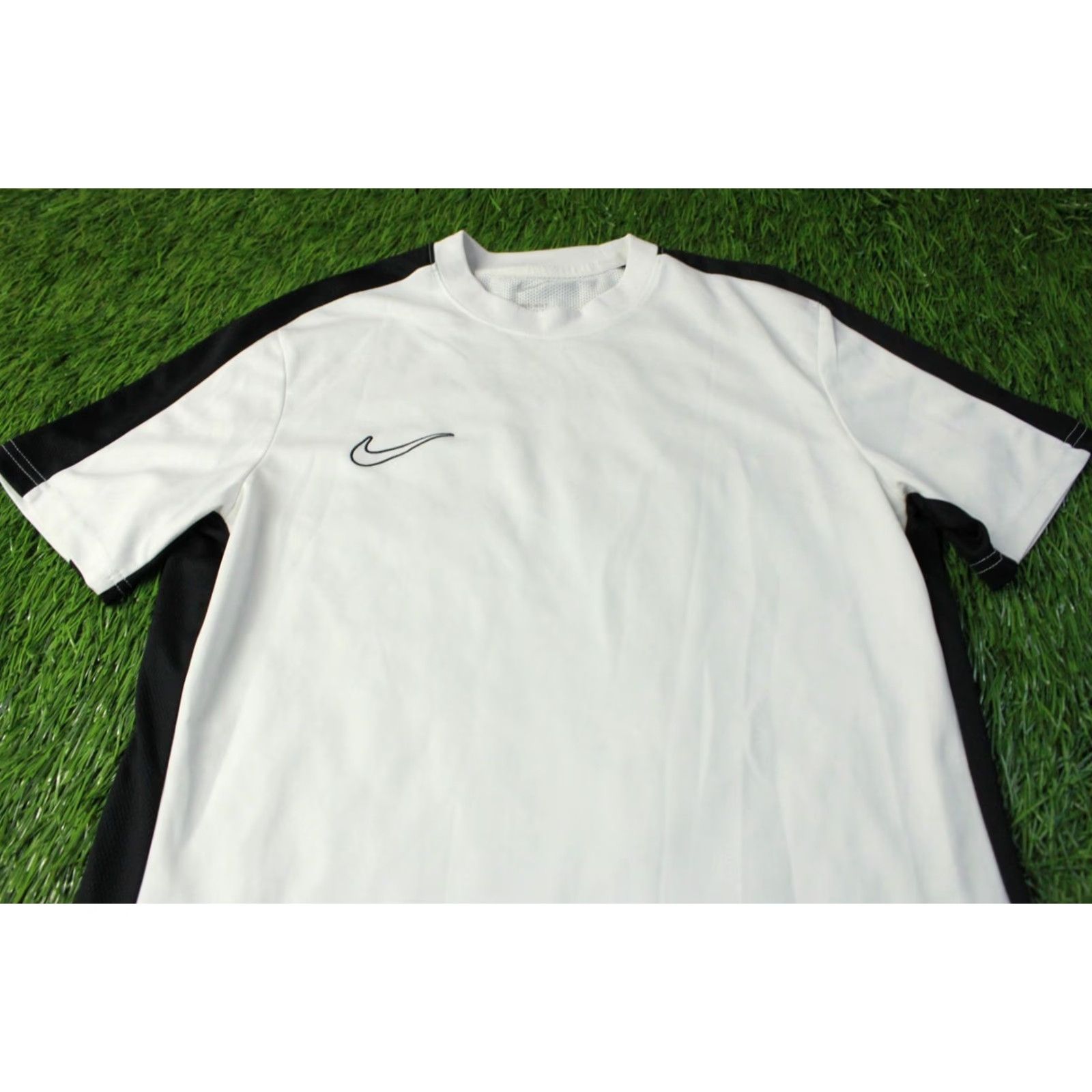 Nike Nike Academy Dri-Fit Original 2023 Men Football Shirt Jersey Tee Size L White and Black Short Sleeve Crew Neck T-Shirt Size US L / EU 52-54 / 3 - 2 Thumbnail