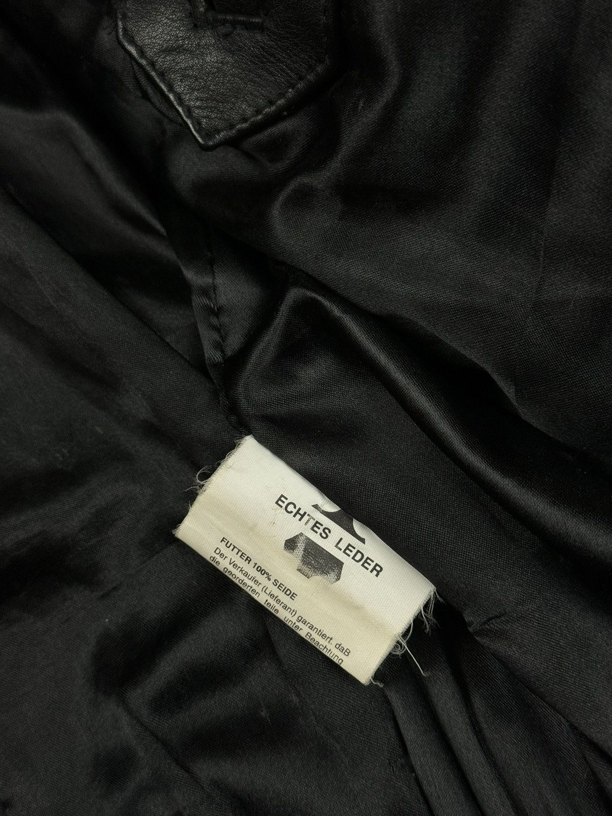 Vintage Vintage leather jacket bomber 90s original casual item Size US L / EU 52-54 / 3 - 5 Thumbnail
