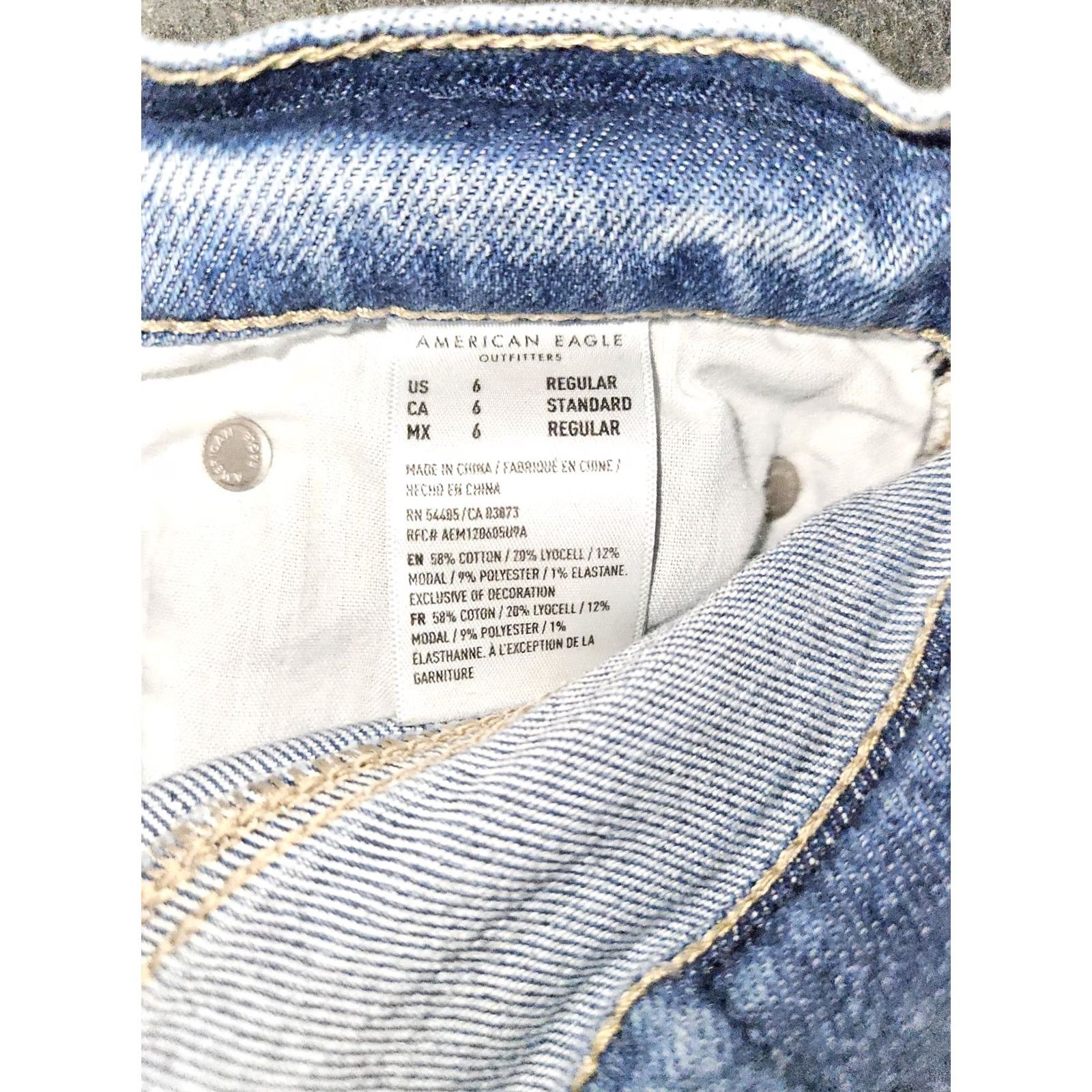 American Eagle Outfitters 90s Boyfriend Jeans - American Eagle High Rise 6 Wash Blue Distressed Y2K Size 28" / US 6 / IT 42 - 4 Thumbnail