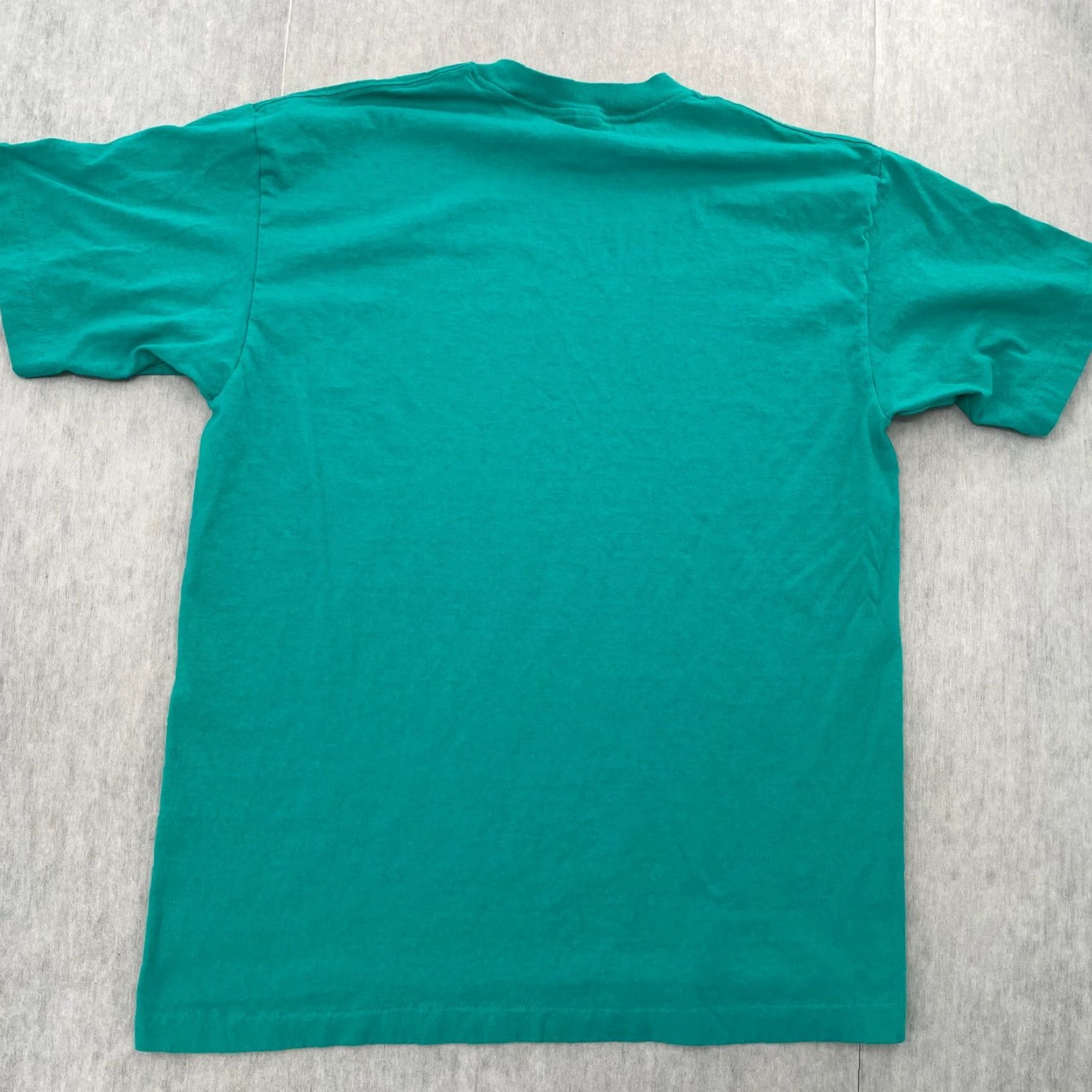 Vintage VINTAGE Cheers Boston Shirt Adult XL Aqua Green Logo Tee 90s Mens T-Shirt TV Show Bar Logo 1990s Size US XL / EU 56 / 4 - 2 Thumbnail