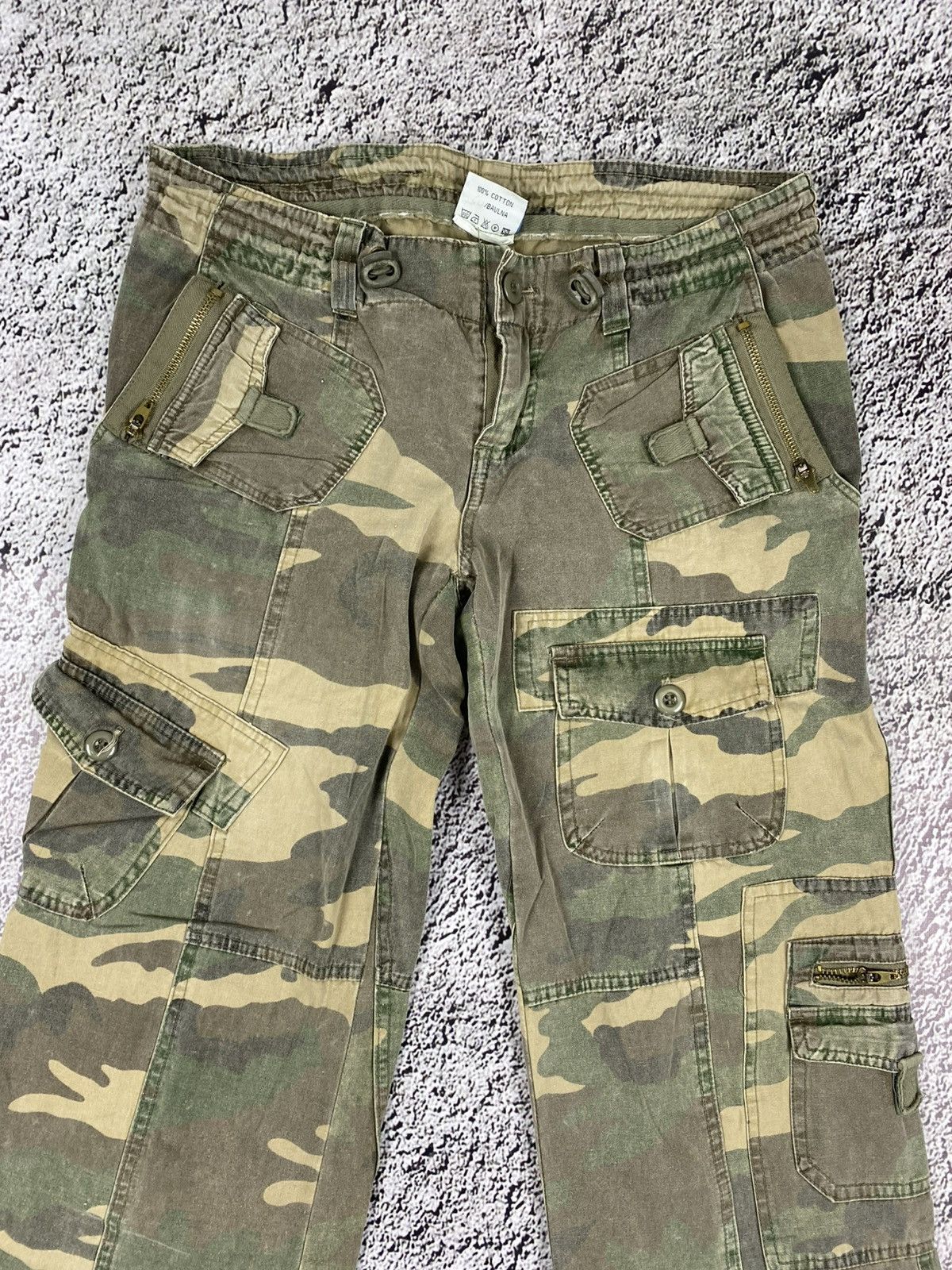Japanese Brand Vintage Y2K cargo camo faded pants 00s streetwear Size 30" / US 8 / IT 44 - 2 Thumbnail