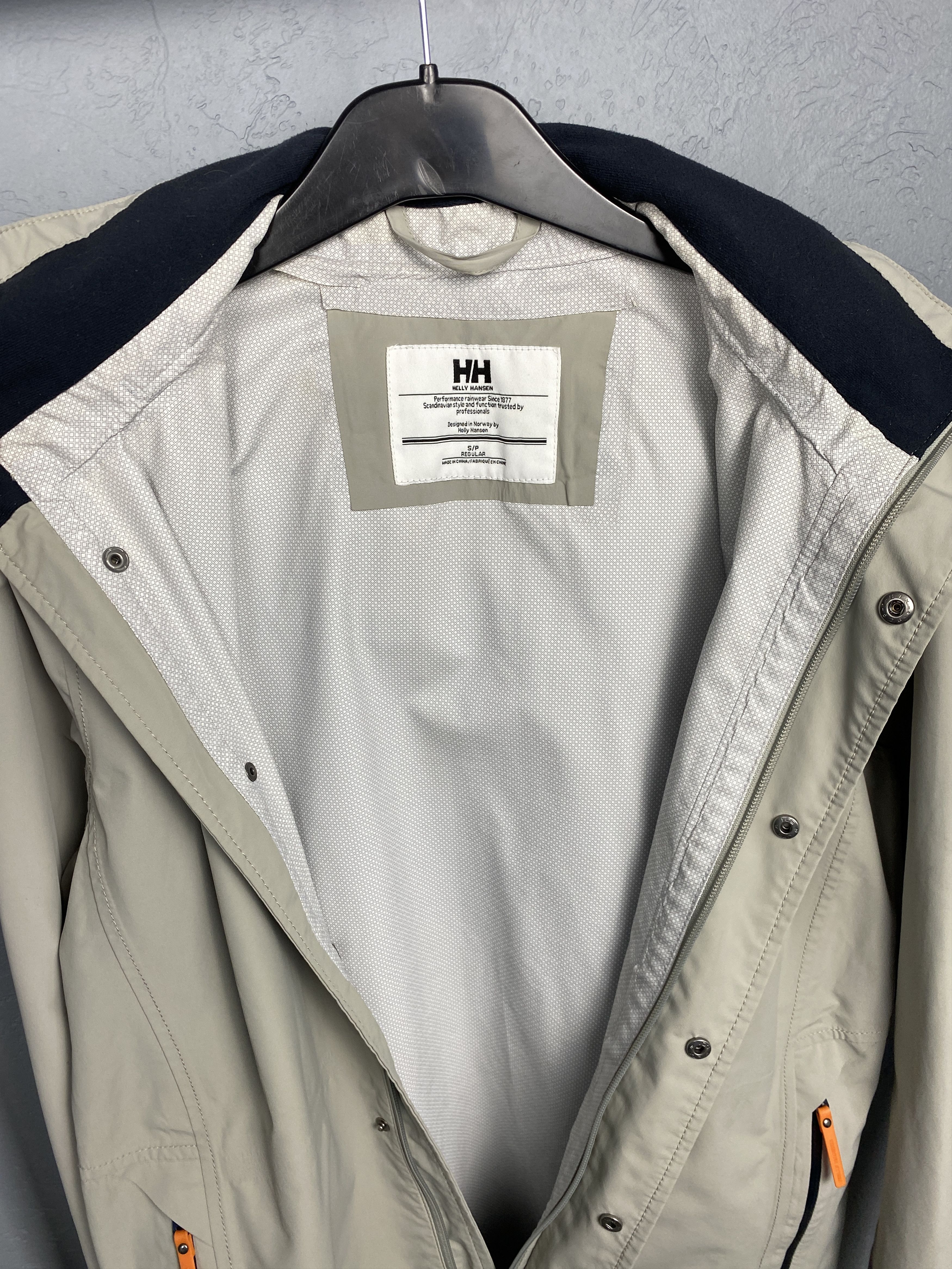 Helly Hansen Helly Hansen Vintage Mens Outdoor Jacket Rainwear Size US S / EU 44-46 / 1 - 7 Thumbnail