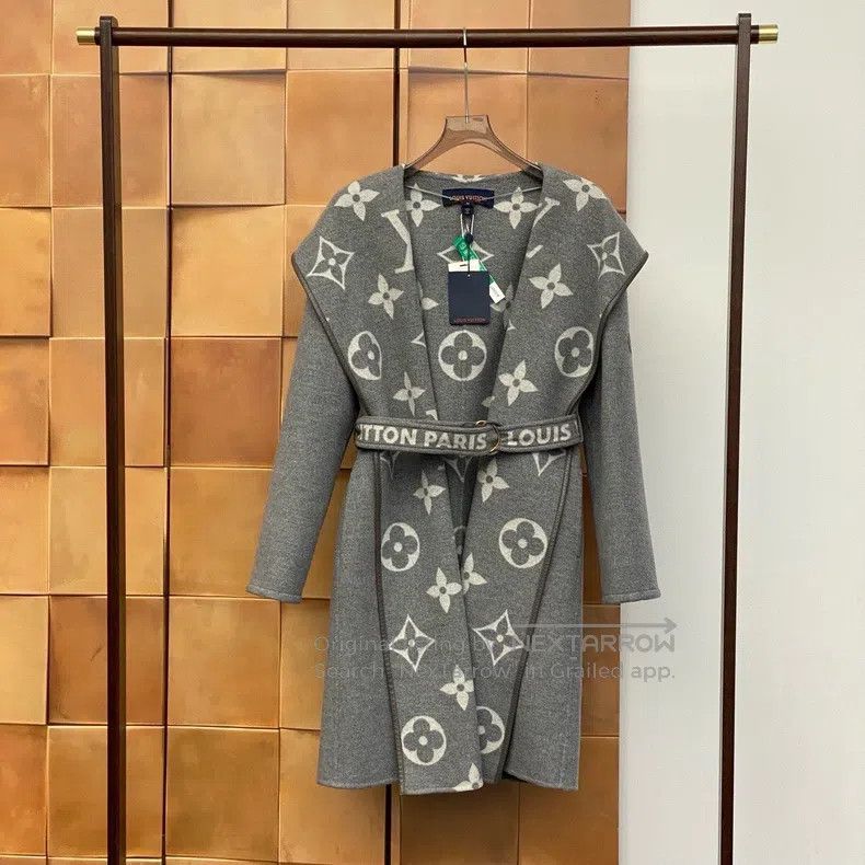 Louis Vuitton Louis Vuitton Off-white presbyopic full-print bathrobe coa Size XS / US 0-2 / IT 36-38 - 1 Thumbnail
