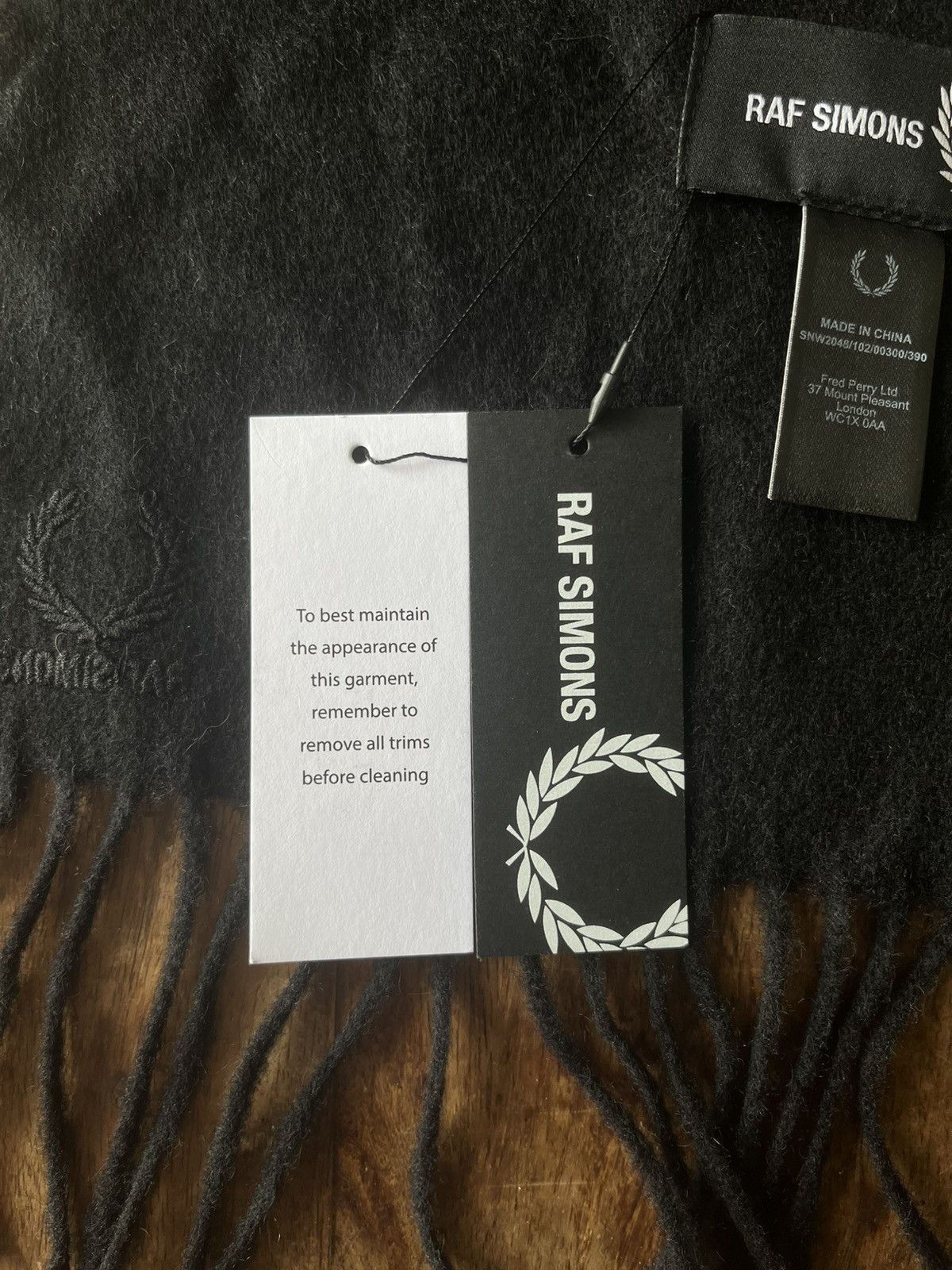 Fred Perry × Raf Simons AW2020 Raf Simons x Fred Perry Patches Scarf Cashmere Wool Size ONE SIZE - 7 Thumbnail