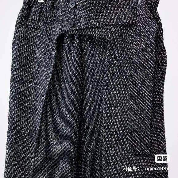Issey Miyake Issey Miyake size:2 Black and grey mainline pleated wide-l Size 31" - 2 Thumbnail