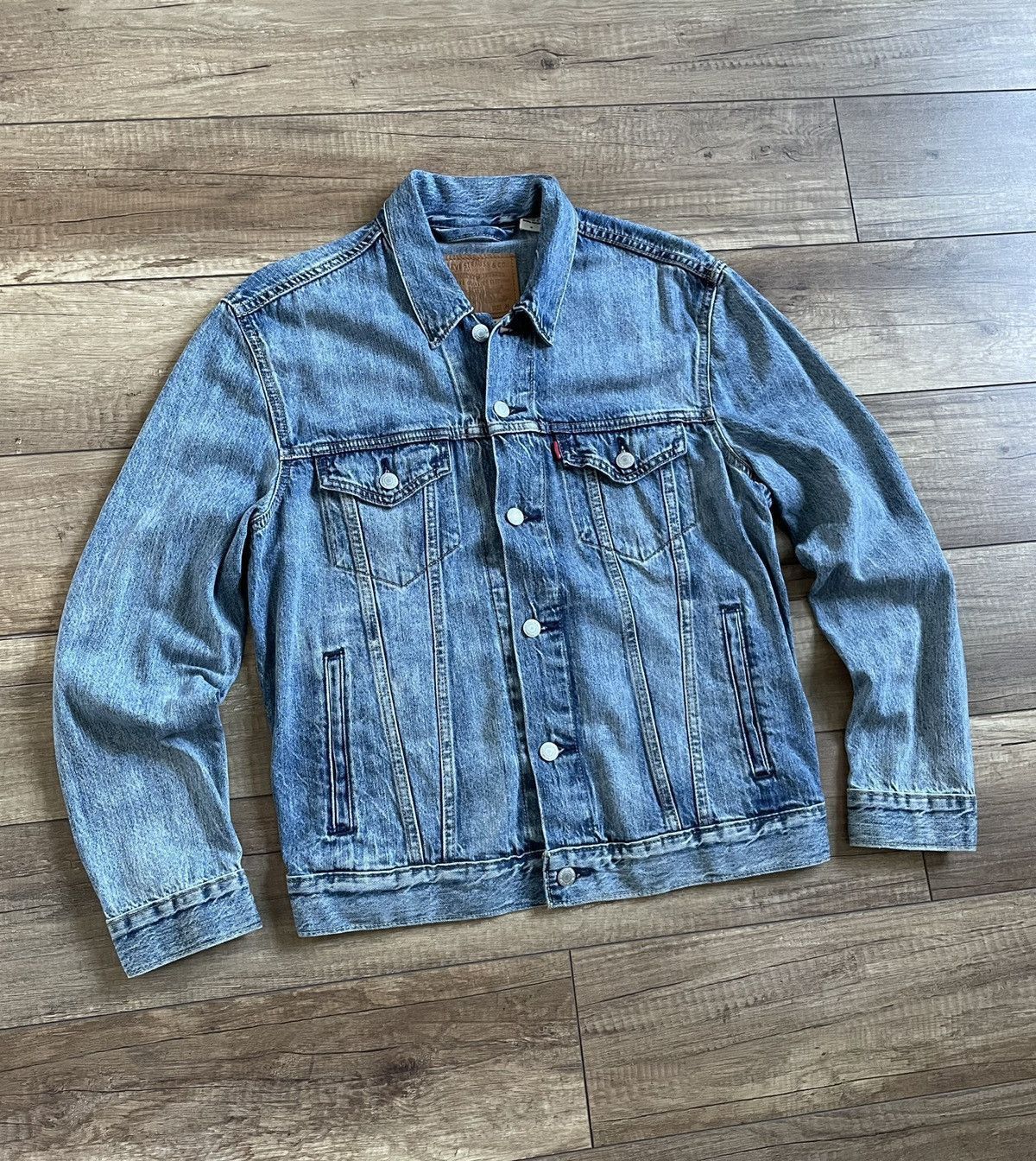 Levi's Levi’s Washed Blue Denim Trucker Jacket Size US M / EU 48-50 / 2 - 1 Thumbnail