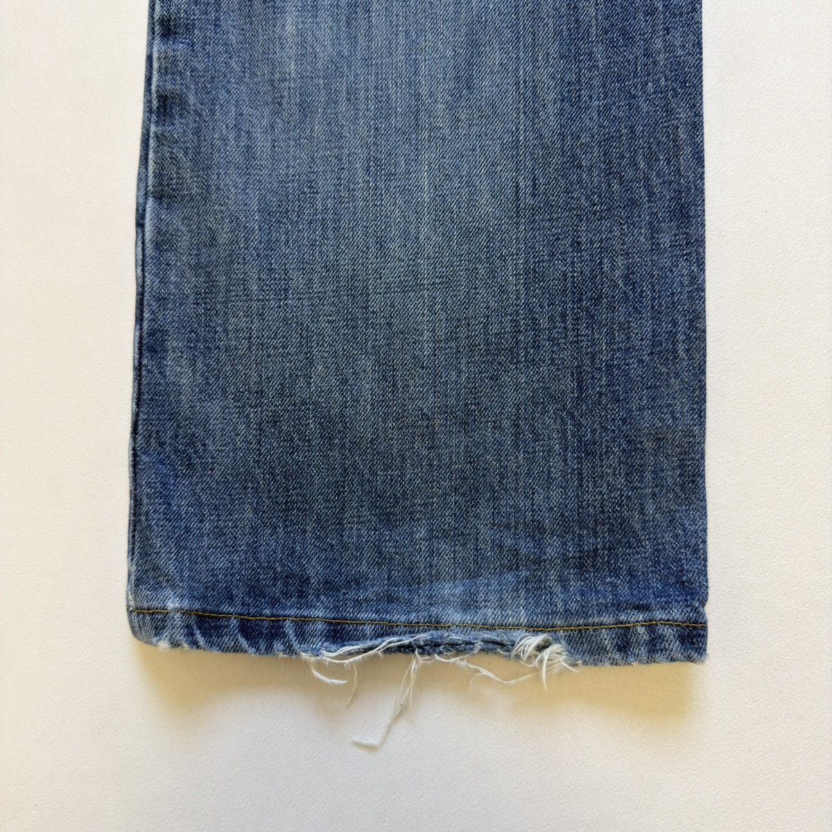 Helmut Lang OG ‘Thrashed Whiskered’ Blue Denim Jeans Size US 34 / EU 50 - 16 Thumbnail