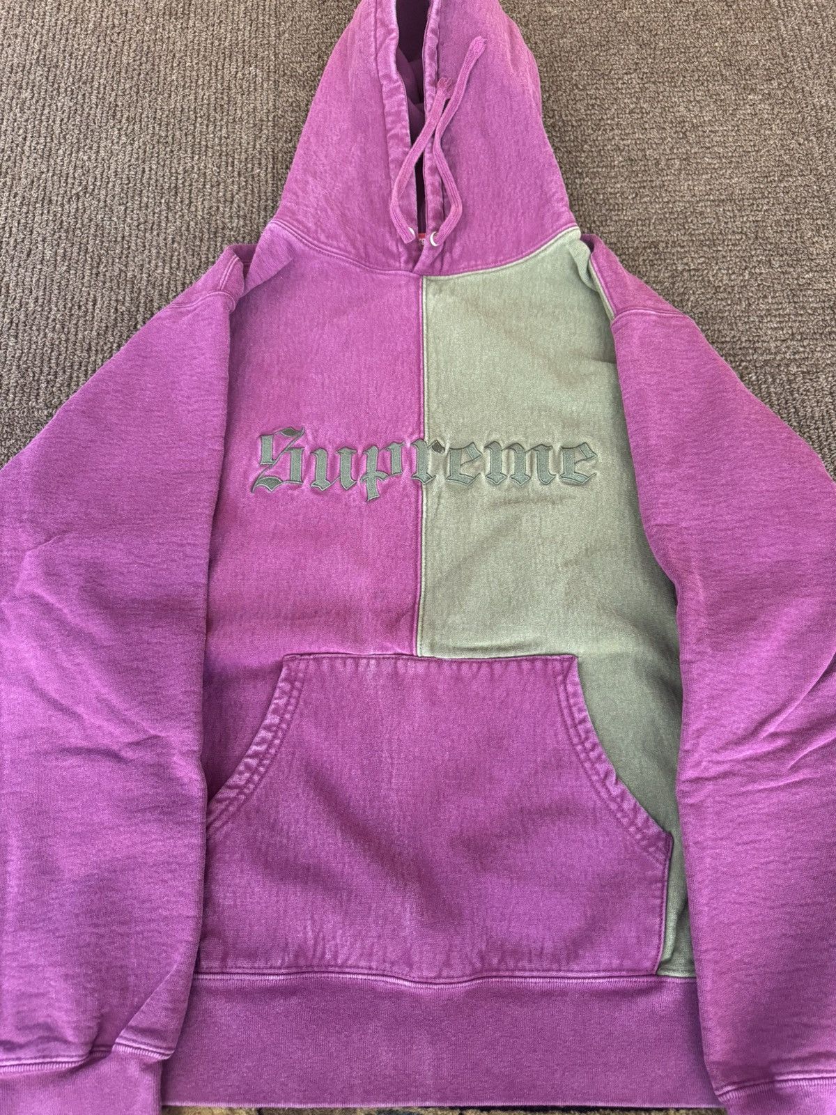 Supreme Supreme old english Size US L / EU 52-54 / 3 - 1 Thumbnail