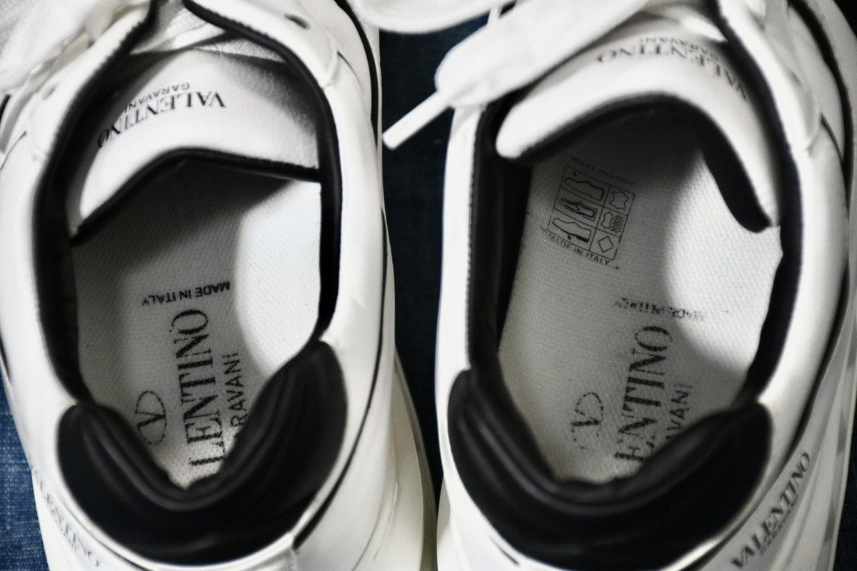Valentino Valentino One Stud Garavani Sneaker Size US 7 / EU 40 - 8 Thumbnail
