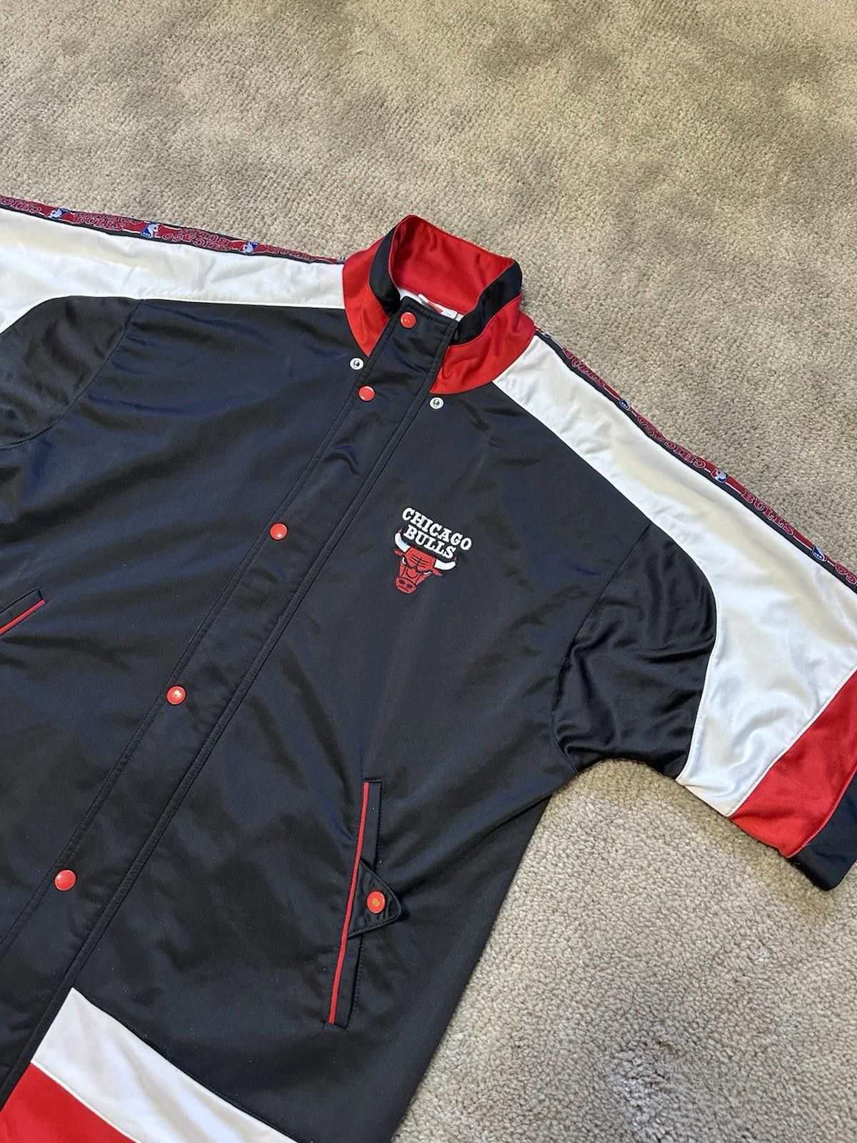 Champion 90s Champion Chicago Bulls Training Shirt Snap Button Zip Up Size US L / EU 52-54 / 3 - 3 Thumbnail
