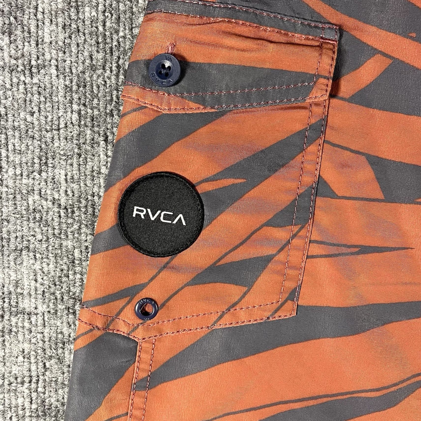 RVCA RVCA Men's 17" Sz 30 Trunk Swim Shorts Patch Logo Floral 2 Way Stretch Surf NEW Size US 30 / EU 46 - 4 Thumbnail