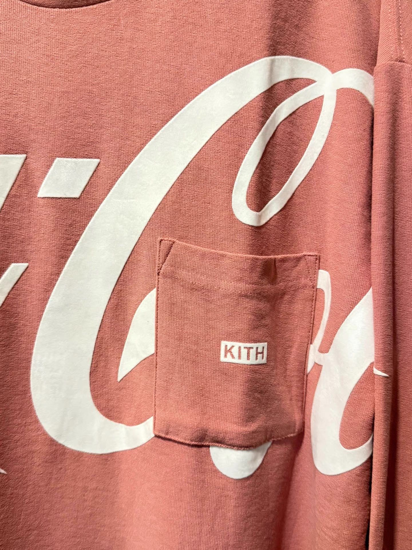 Kith Kith x Coca Cola collaborative long-sleeve T-shirt Ｑ20 Size US M / EU 48-50 / 2 - 4 Thumbnail