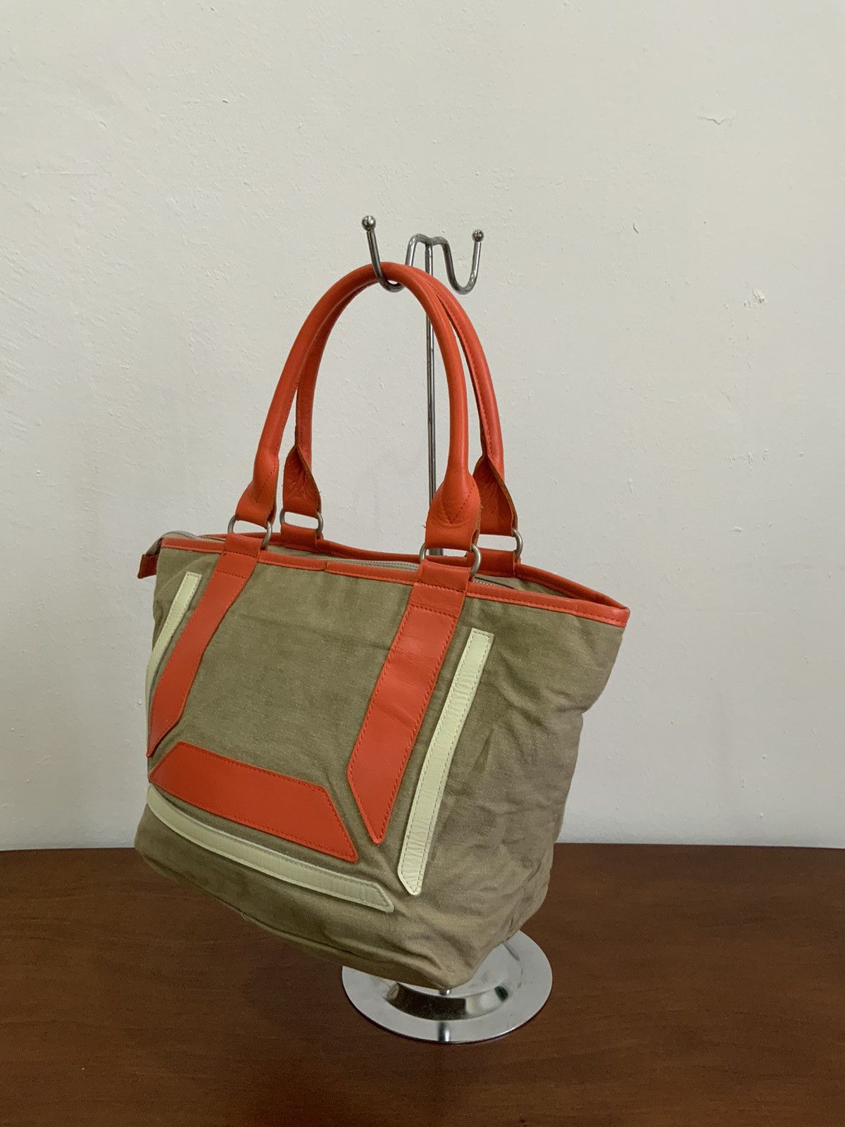 If Six Was Nine American in Paris AIP Orange Handle Bag Size ONE SIZE - 1 Thumbnail