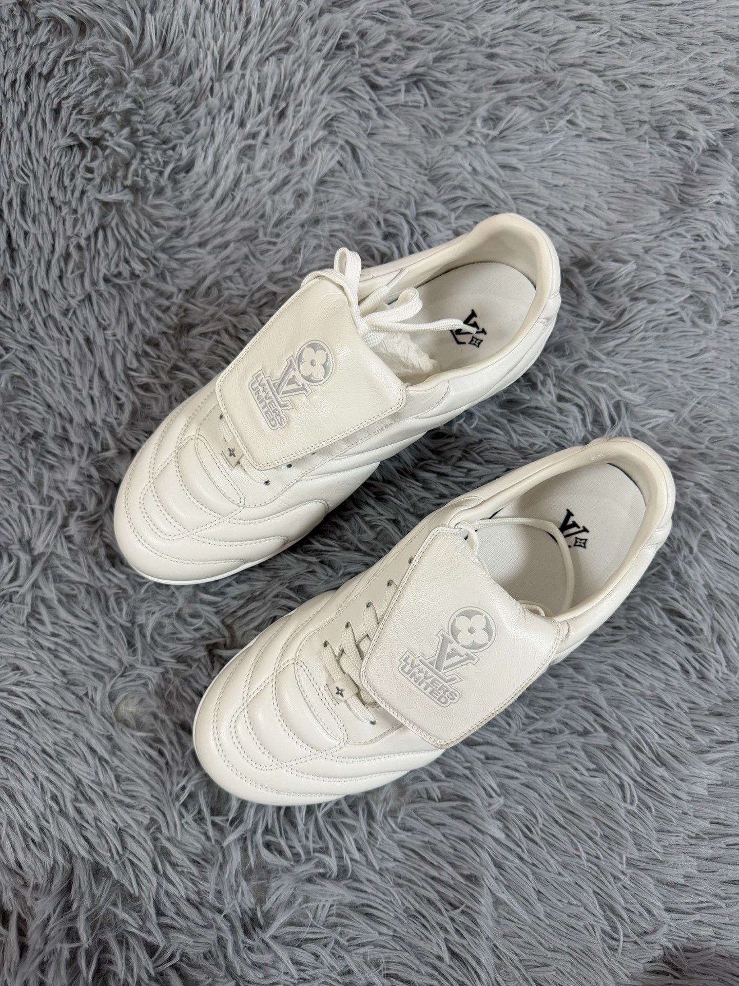 Louis Vuitton Louis Vuitton Football White Lowtop Sneakers 8 Men Size US 8 / EU 41 - 1 Thumbnail