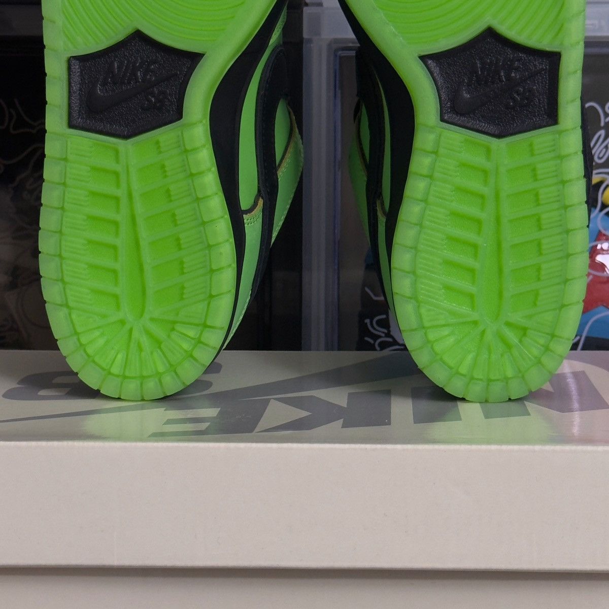 Nike SB Nike SB Dunk Low The Powerpuff Girls Buttercup 2023 Size US 7.5 / EU 40-41 - 14 Thumbnail