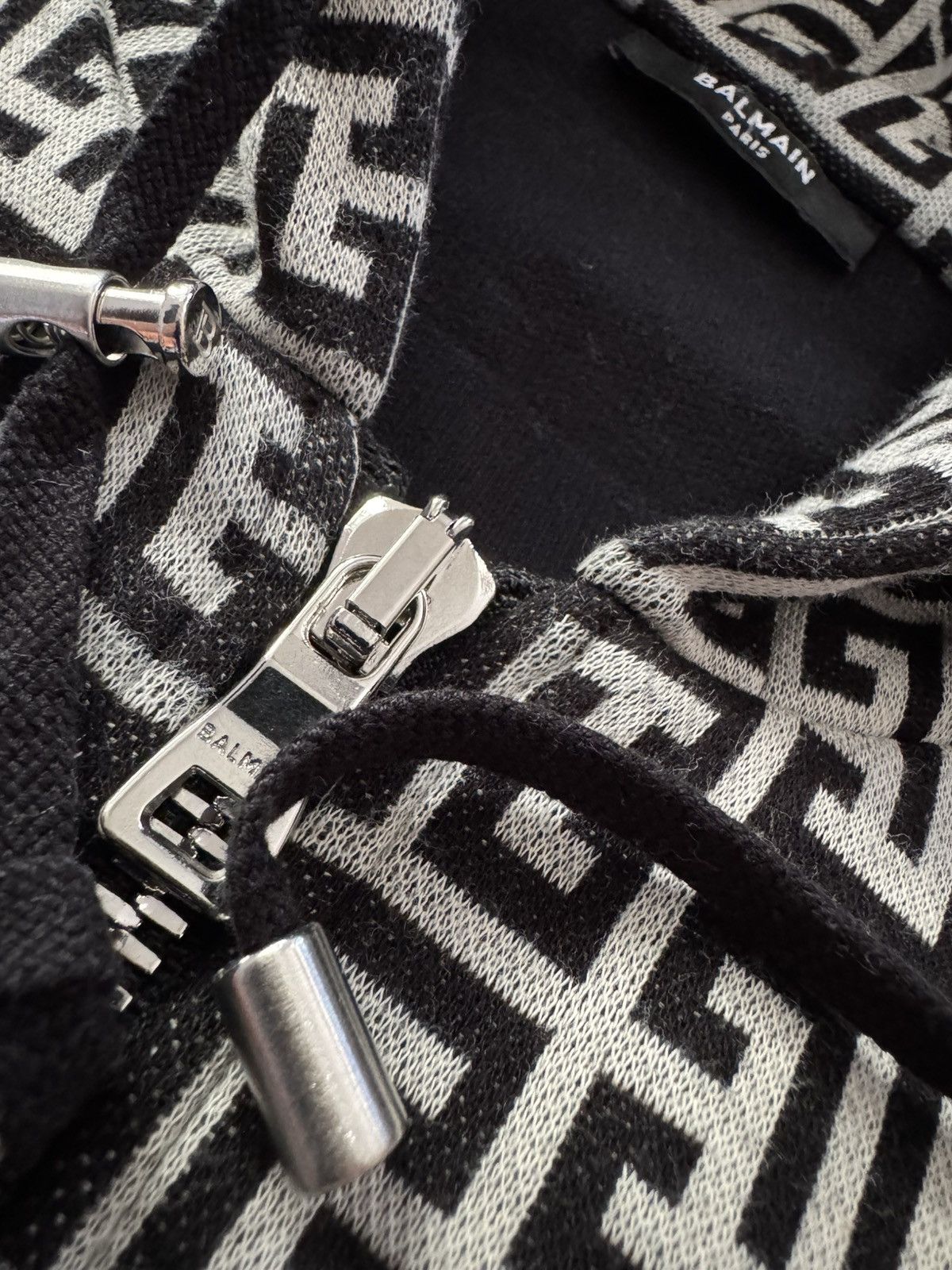 Balmain BALMAIN hoodie STUDY measurements in photos BY TAPE MEASURE Size US S / EU 44-46 / 1 - 11 Thumbnail