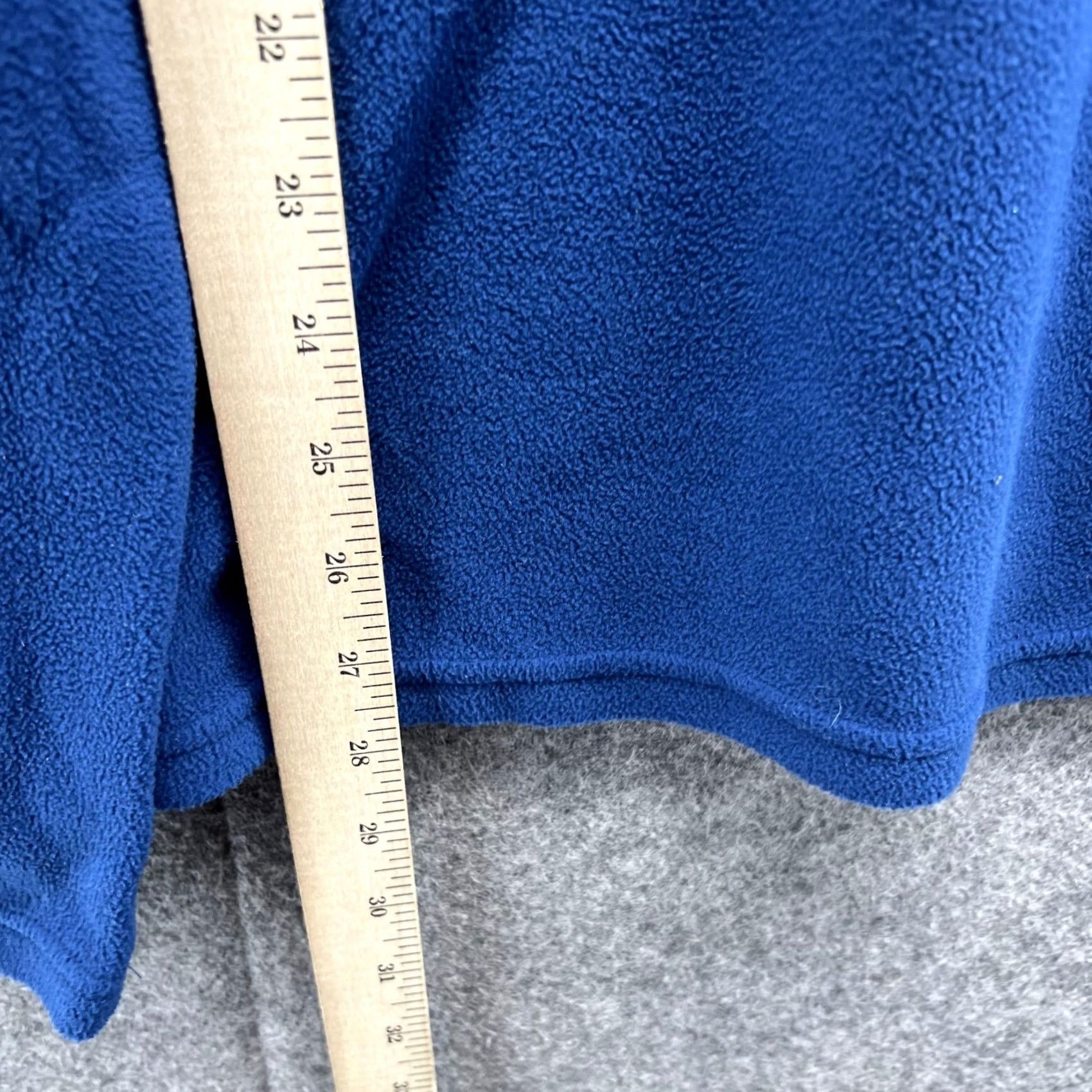 Vintage LL Bean Sweater Men Large Adult Blue 1/4 Zip Sweatshirt Polyester Fleece Mock Neck Long Sleeve Pullover 1/4 Zip Logo Vintage No N/A Size US L / EU 52-54 / 3 - 7 Thumbnail