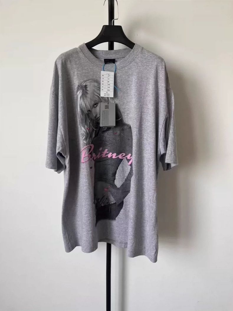 Balenciaga Balenciaga Crew Neck Short Sleeve Love Detail T-Shirt Size US L / EU 52-54 / 3 - 1 Thumbnail
