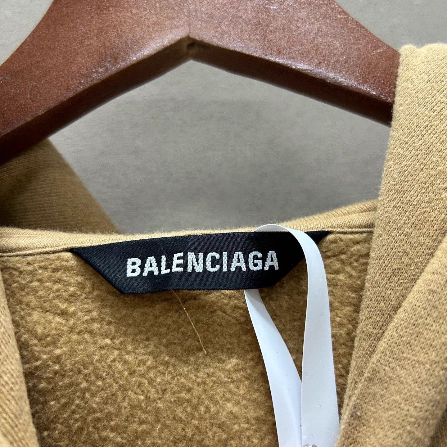 Balenciaga Balenciaga Khaki Embroidered BB Logo Hoodie Mint XS Size US XS / EU 42 / 0 - 3 Thumbnail