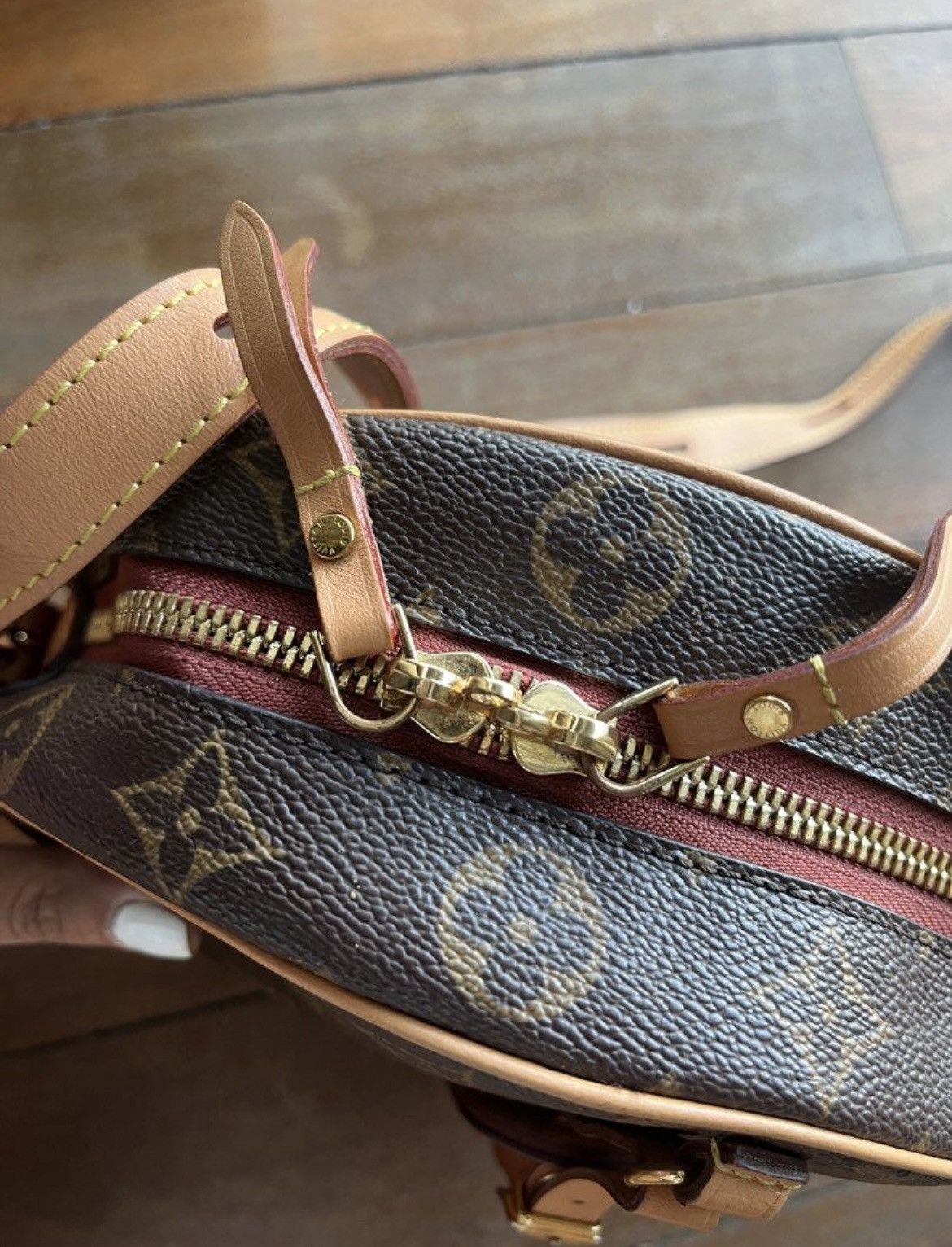 Louis Vuitton Louis Vuitton Boite Chapeau Souple (Monogram) Bag Size ONE SIZE - 7 Thumbnail