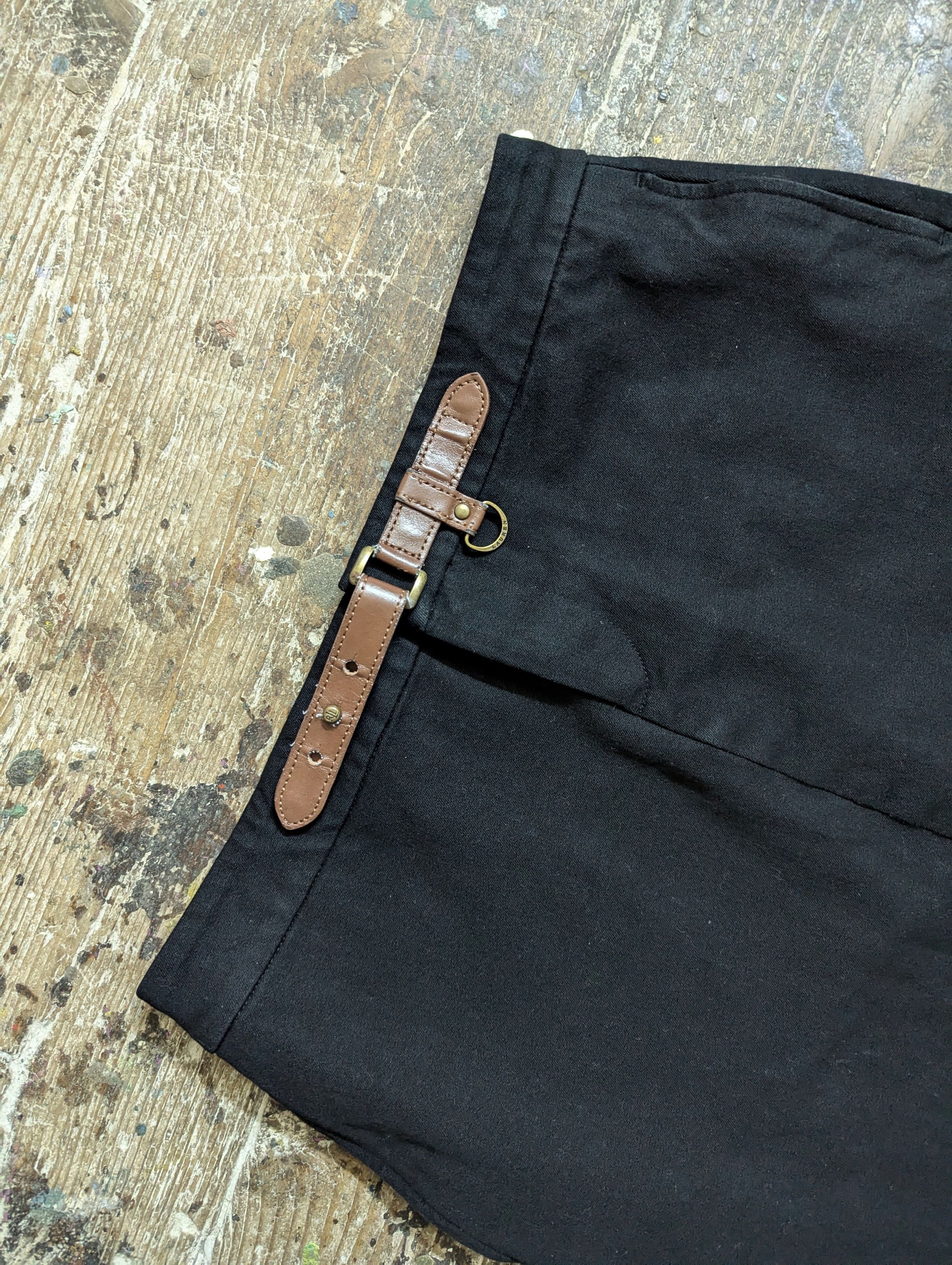 Lauren Ralph Lauren 00s Lauren Ralph Lauren Buckle Details Mini Skirt Size 28" / US 6 / IT 42 - 2 Thumbnail