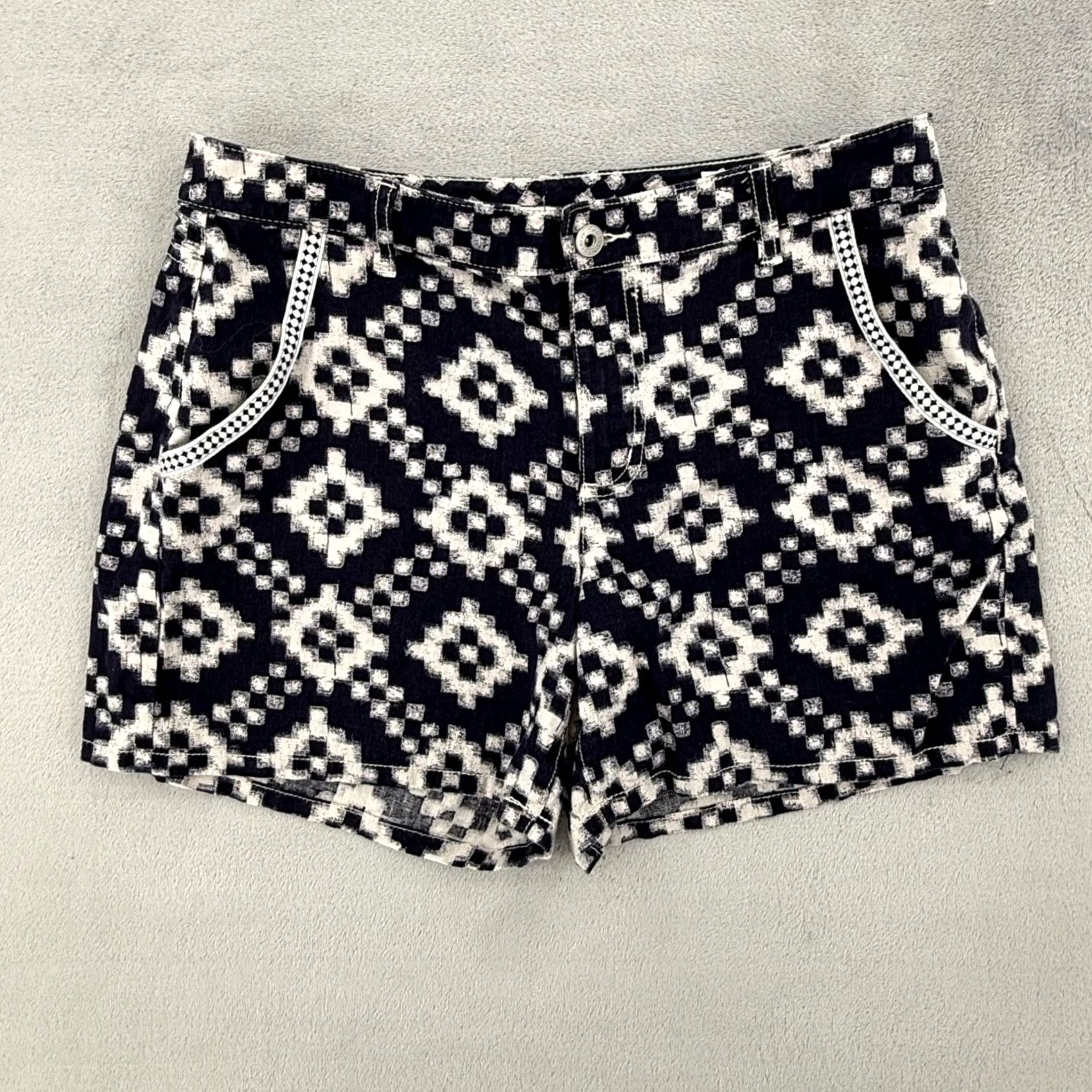 Vince Camuto Keywords: Uses the most relevant ("Two by Vince Camuto," "Navy White Ikat Linen Blend," "Summer Shorts") Size 24" / US 00 / IT 34 - 2 Thumbnail