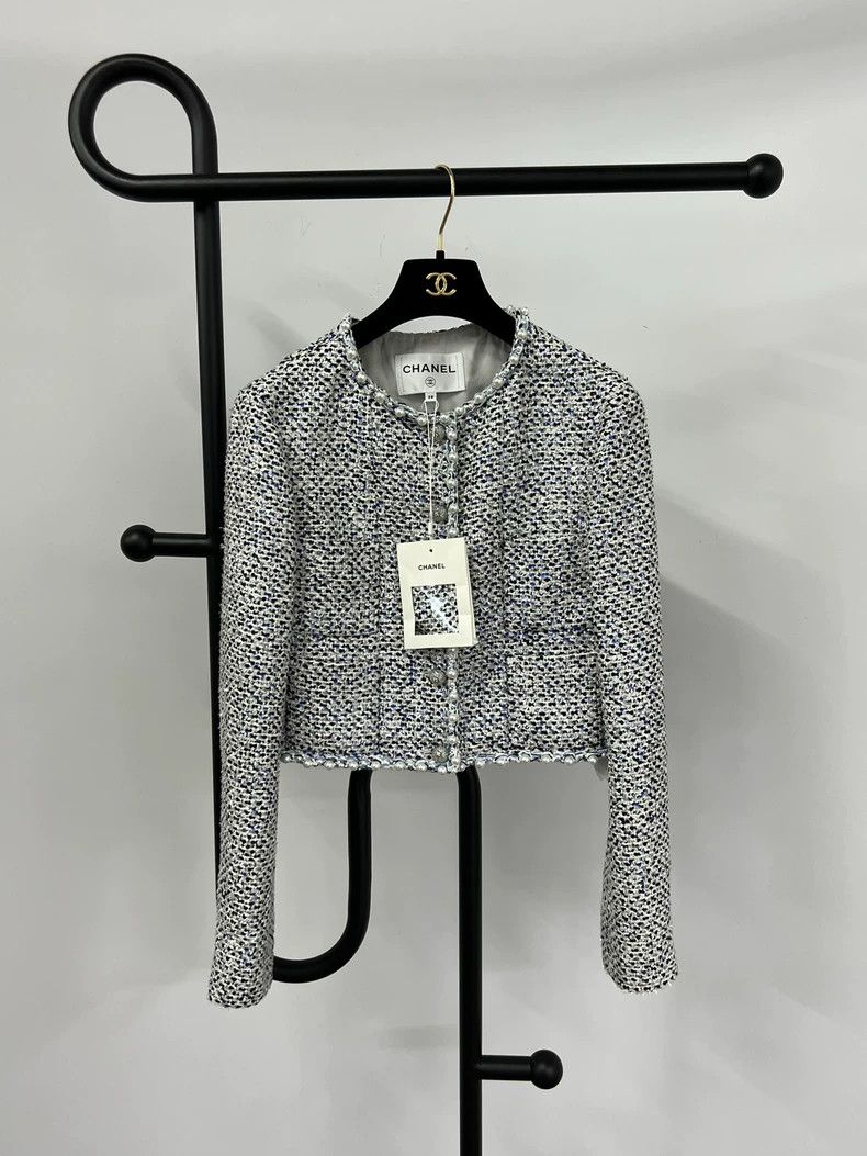 Chanel Chanel White Blue Pearl Sequin Jacket - dmc Size US M / EU 48-50 / 2 - 1 Thumbnail