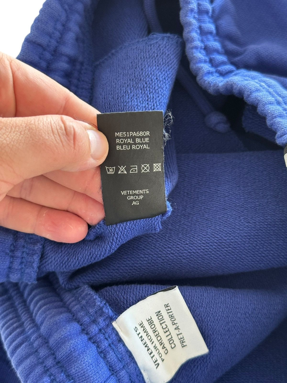Vetements *RARE* VETEMENTS GVASALIA TAPE LOGO V SHORT SWEATPANTS Size US 34 / EU 50 - 15 Thumbnail