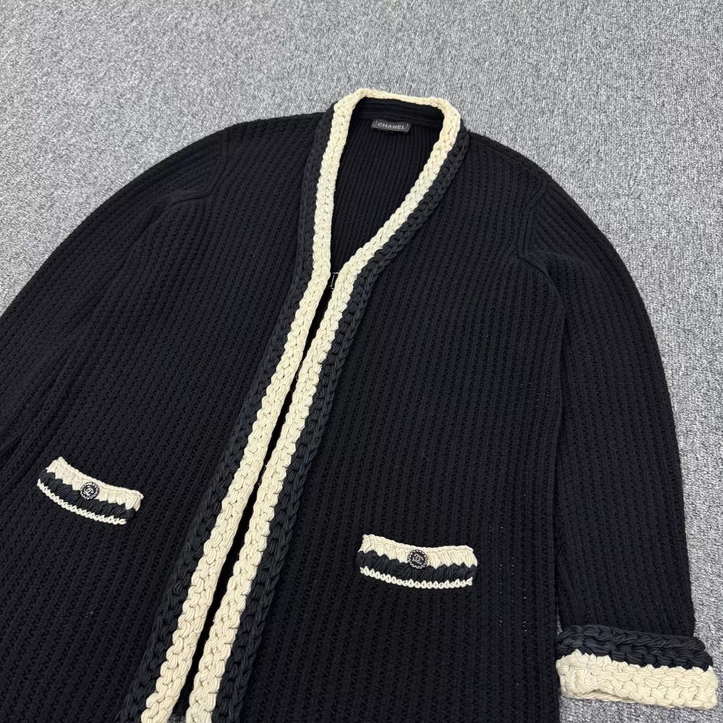Chanel Chanel Black White Knit Cardigan CC Size 40 Size M / US 6-8 / IT 42-44 - 4 Thumbnail