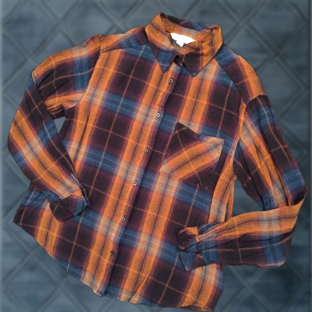 Decree **Decree Women's Medium Multicolor Plaid Long Sleeve Button Front Shirt** User: **Decree Women's Medium Multicolor Plaid Long Sleeve Button-Up Shirt** Size M / US 6-8 / IT 42-44 - 1 Thumbnail