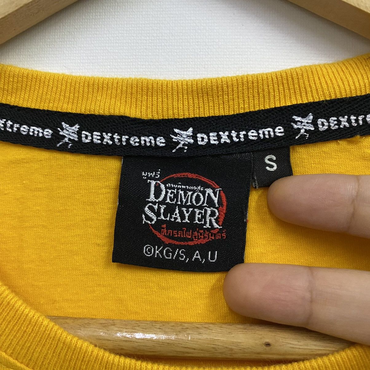 Designer DEMON SLAYER zenitsu agatsuma T-shirt Size US S / EU 44-46 / 1 - 4 Thumbnail