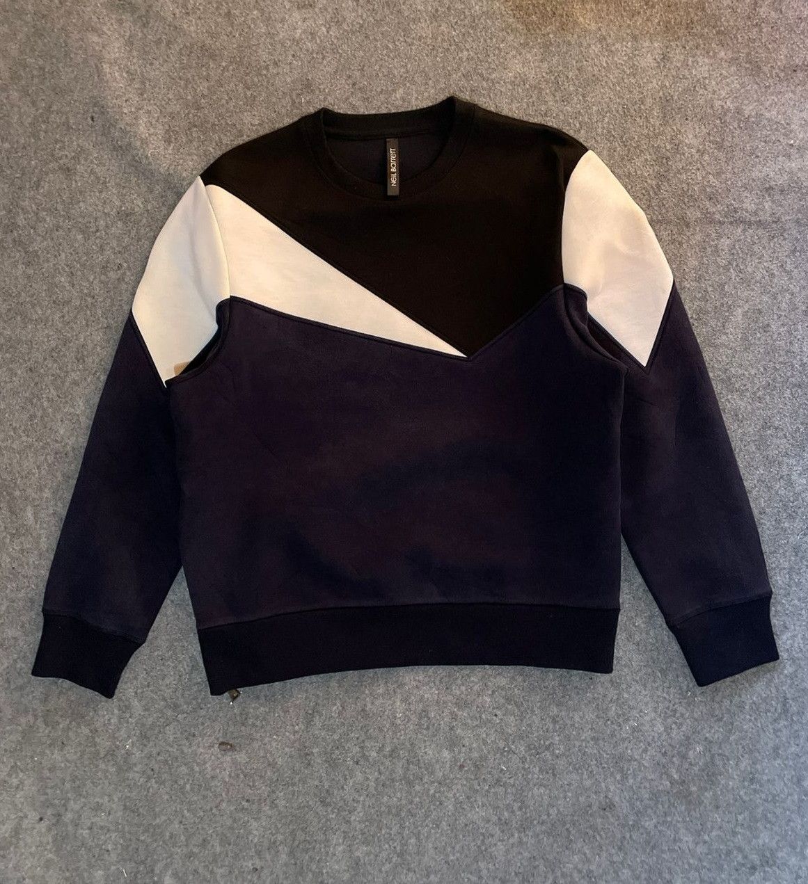 Neil Barrett NEIL BARRETT COLOUR BLOCK CREWNECK THICK MATERIAL Size US M / EU 48-50 / 2 - 1 Thumbnail
