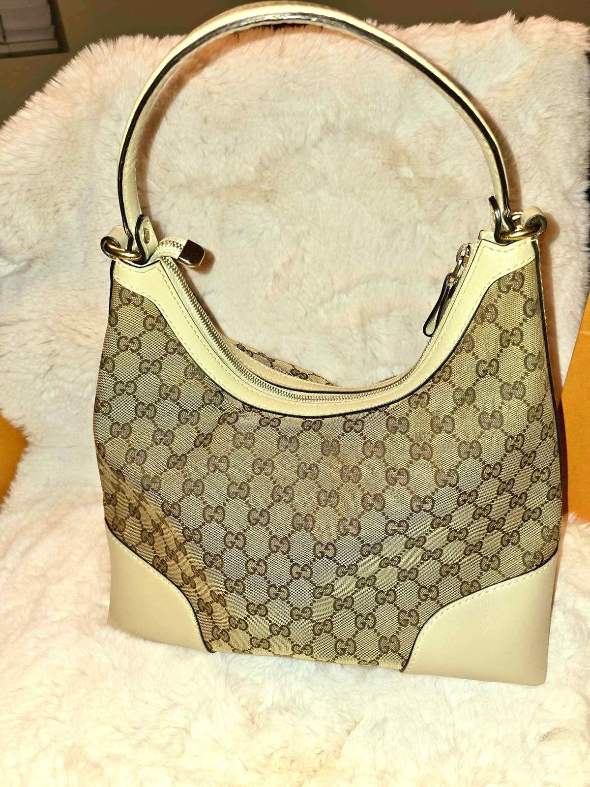 Gucci Gucci Handbag in very good condition. Size ONE SIZE - 7 Thumbnail