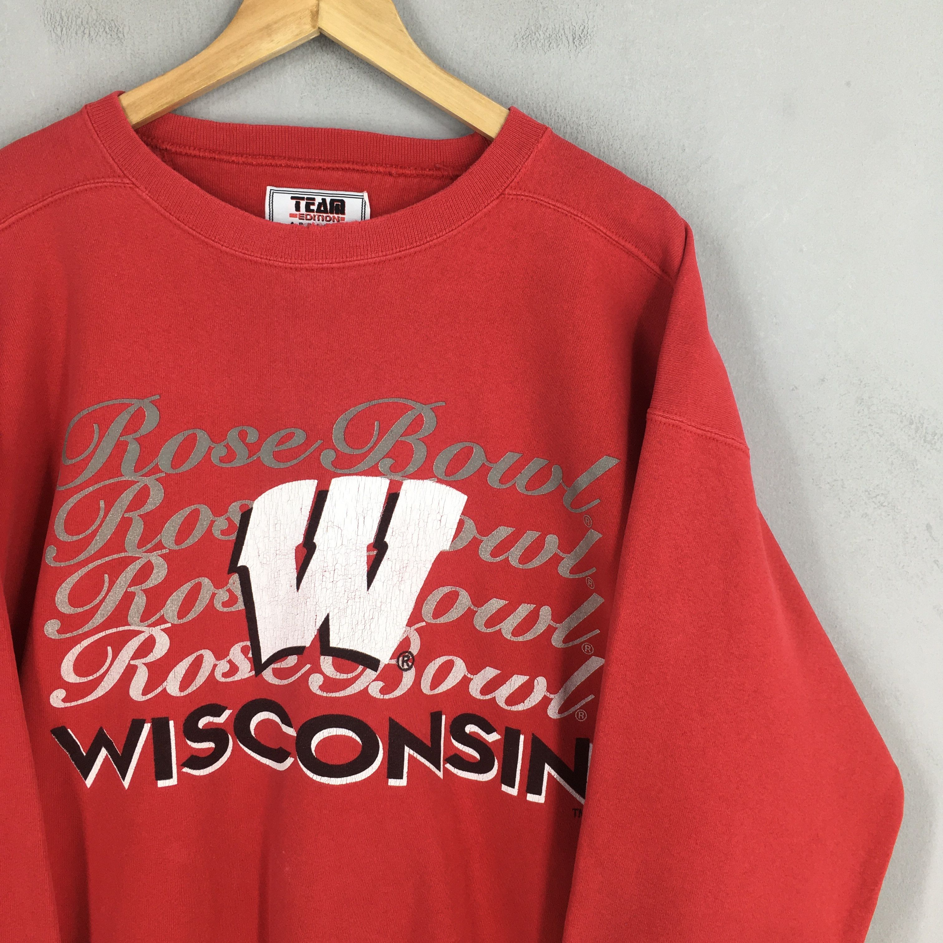 NCAA × Vintage Vintage Wisconsin Badgers Ncaa Football Sweatshirt XLarge Size US XL / EU 56 / 4 - 2 Thumbnail