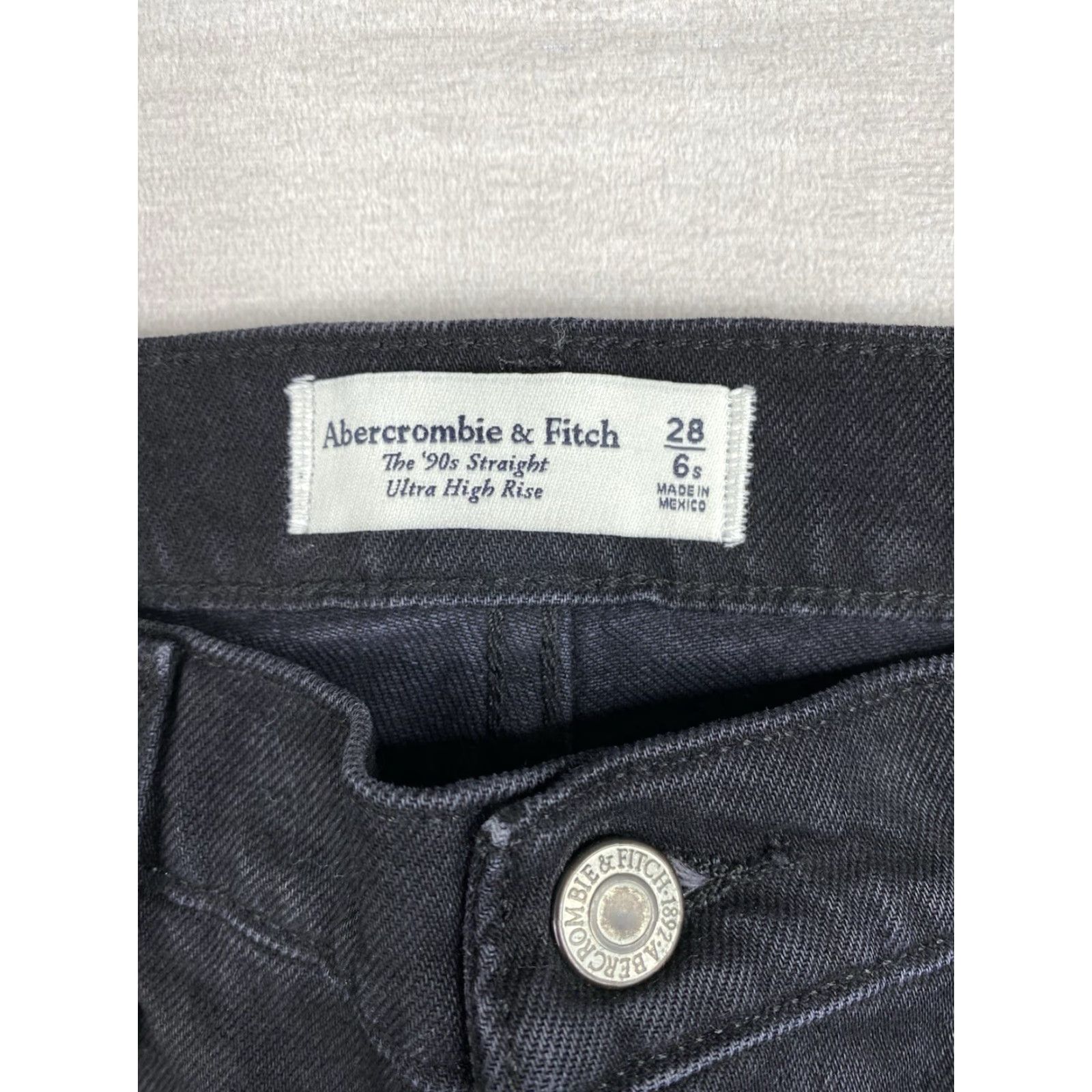 Abercrombie & Fitch Abercrombie & Fitch Jeans Womens Sz 28 6 Black The 90s Straight Ultra High Rise Shirt Womens Jeans 90s Black Abercrombie & Fitch Mens? Size 28" / US 6 / IT 42 - 5 Thumbnail